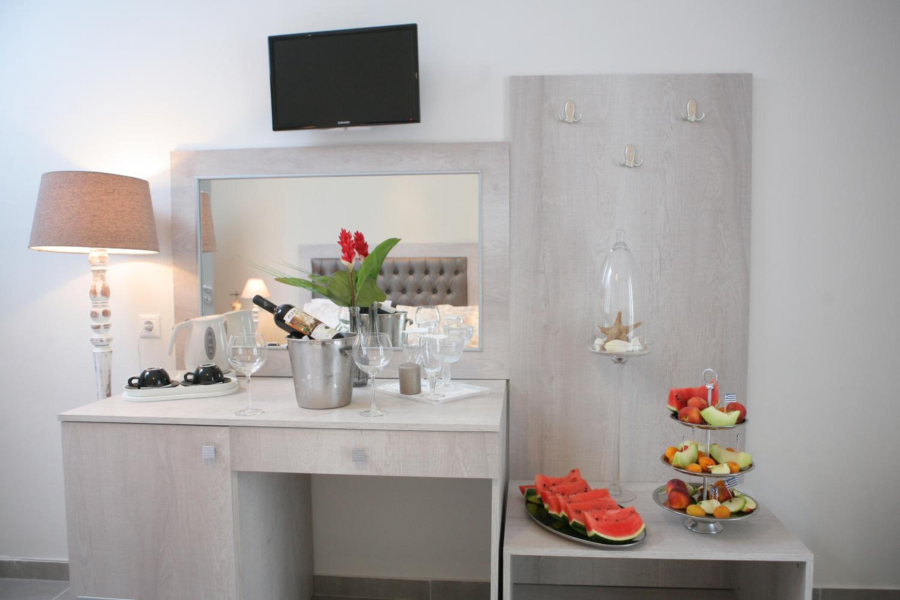 Junior Suite with Garden View