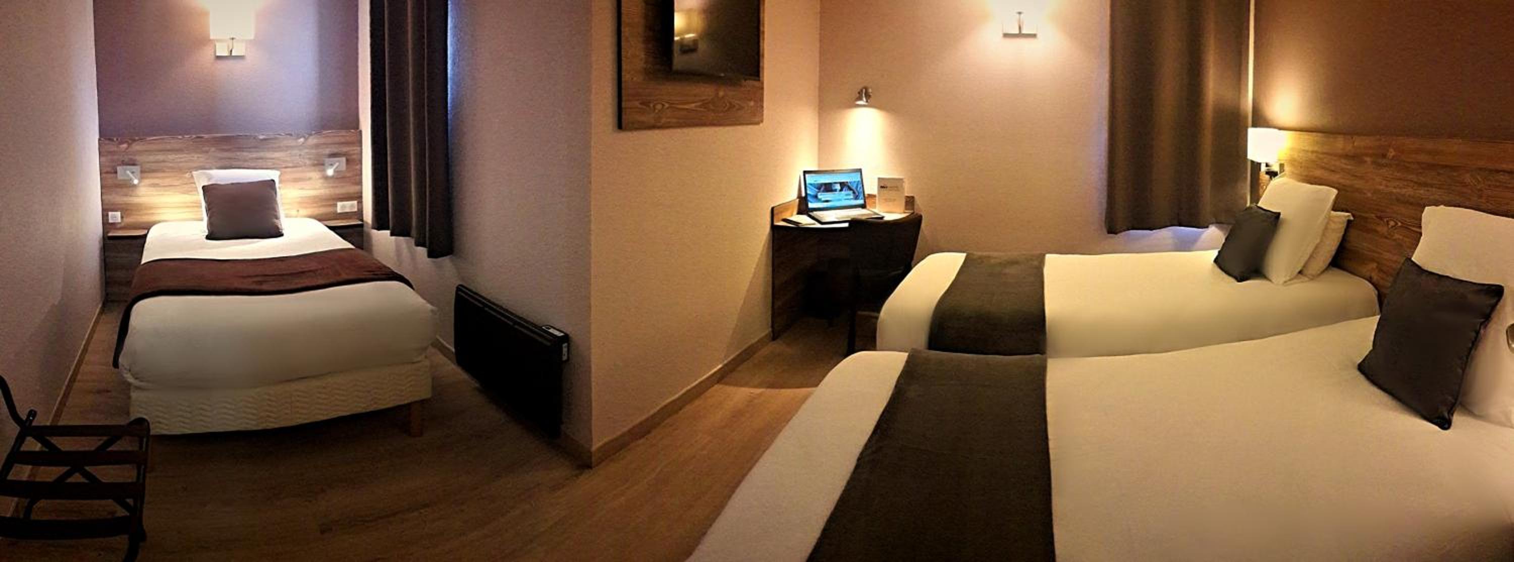 Triple Room with 3 Single Beds