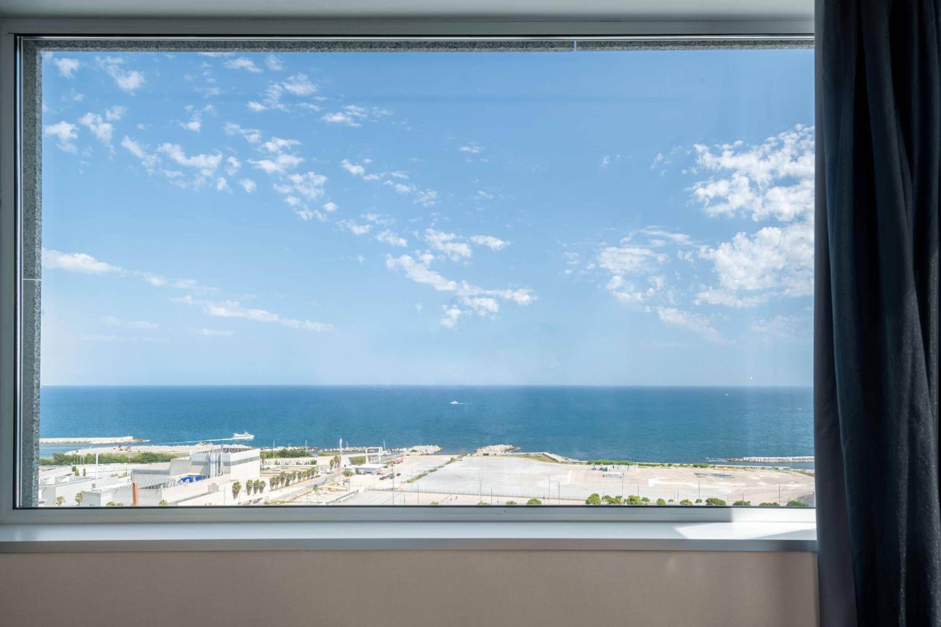 Suite High Floor With King Bed