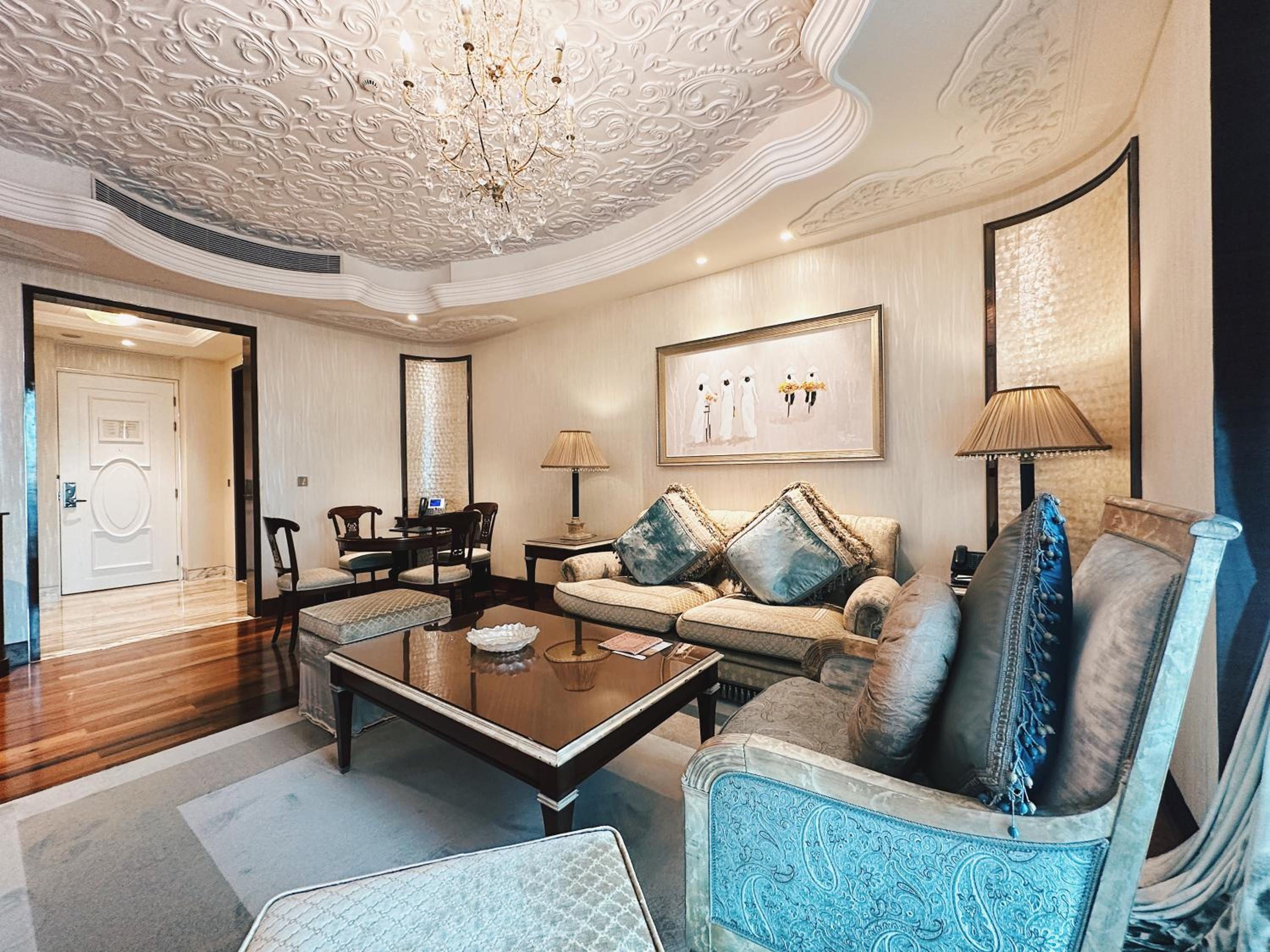 Executive Suite High Floor with Executive Lounge Access