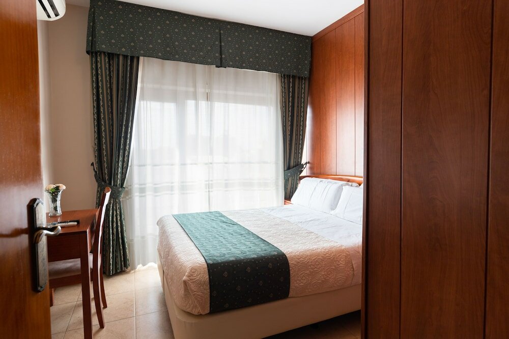 Double Room (1 Double Bed)