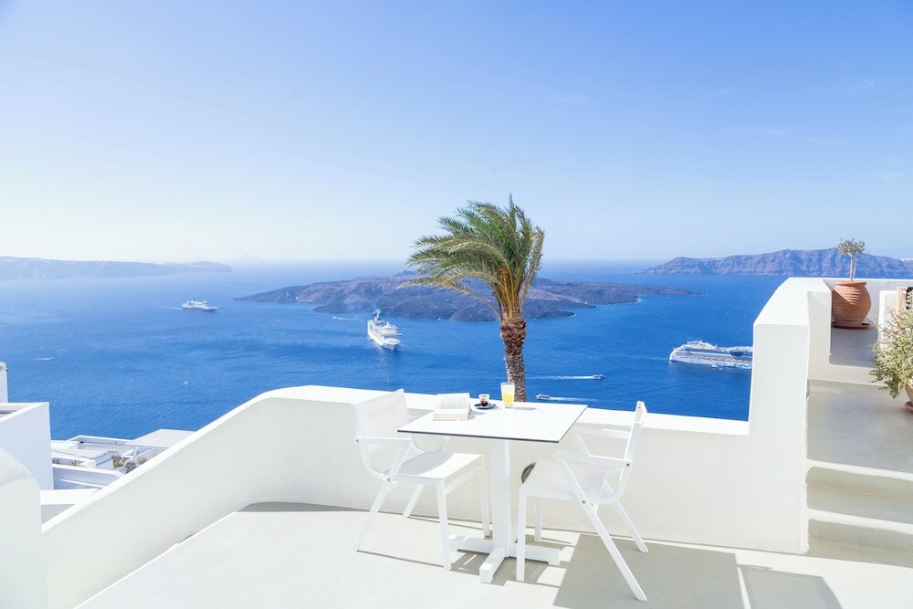 Superior Double Room (Caldera View)