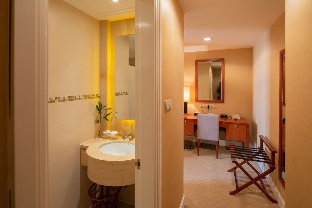 Luxury Room, 1 King Bed, City View