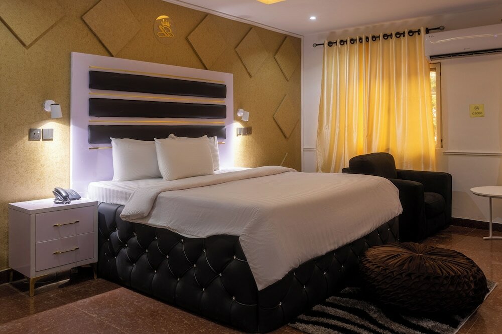 Executive Room (Royale)
