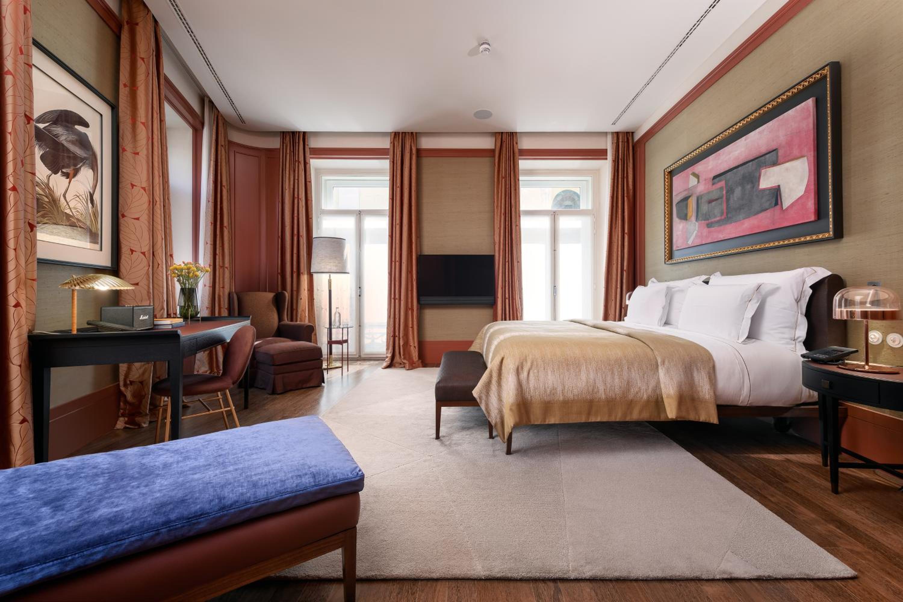 Suite with Square View