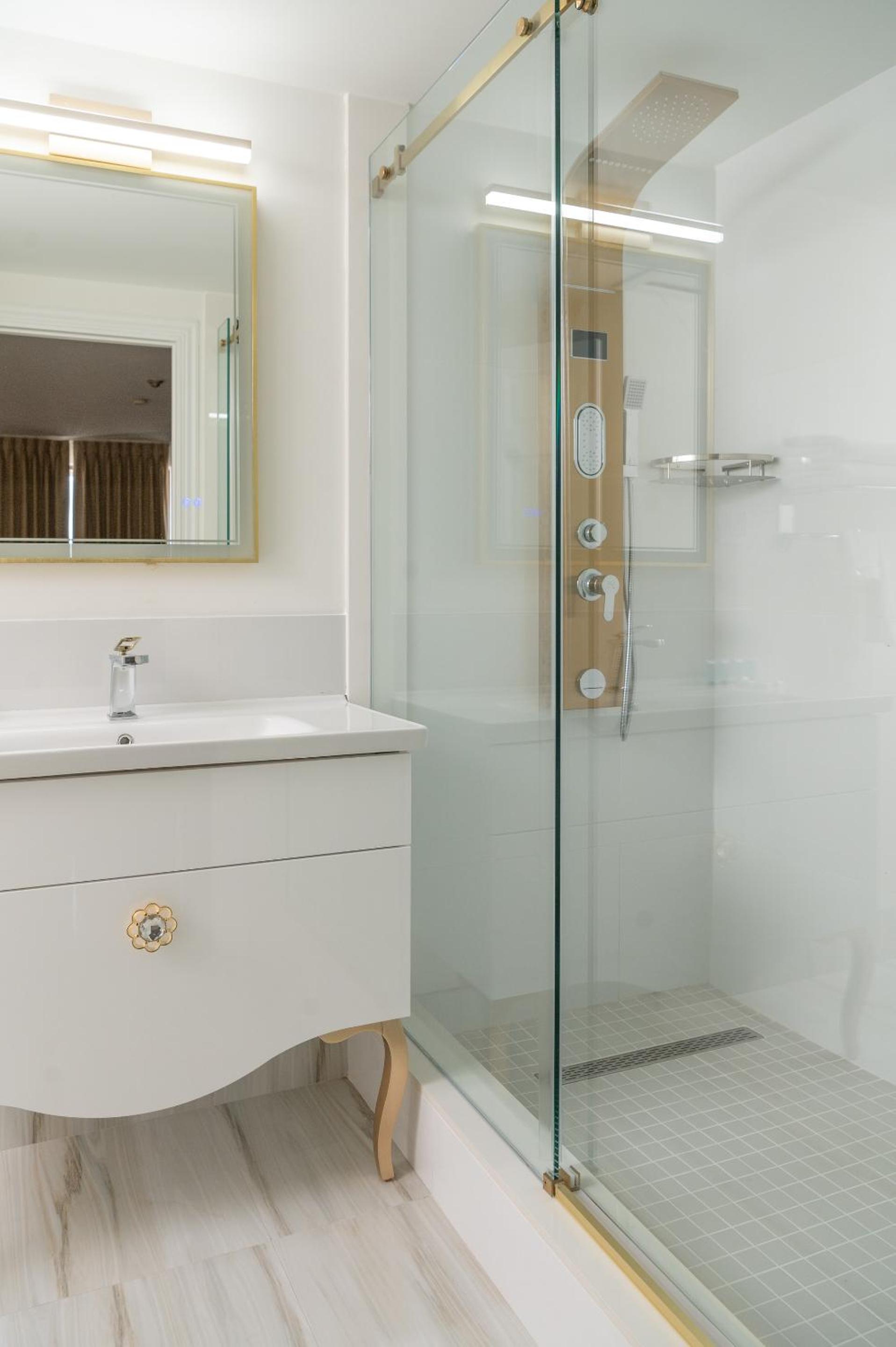 Luxury Room with Two Queen beds