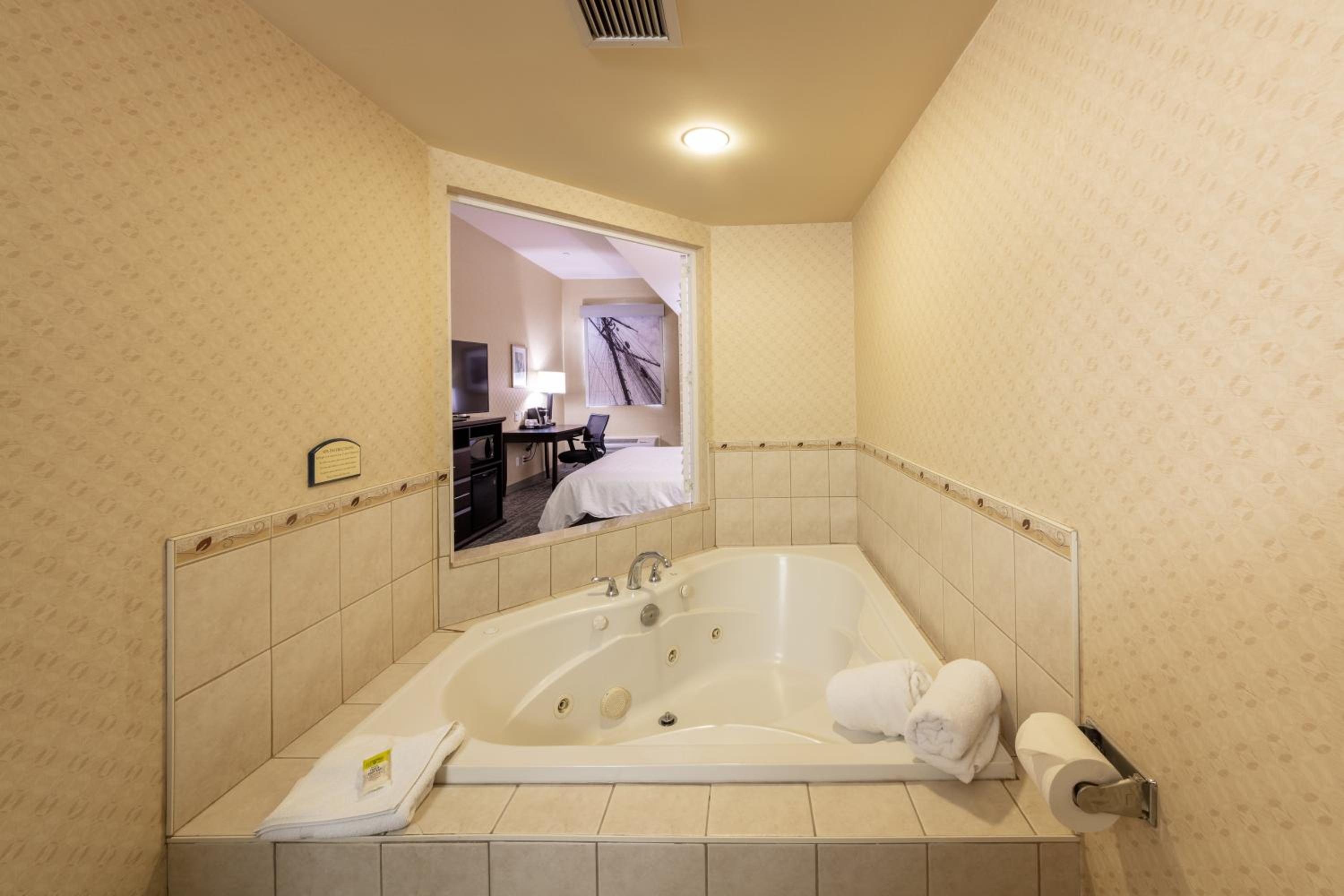 King Suite with Spa Bath
