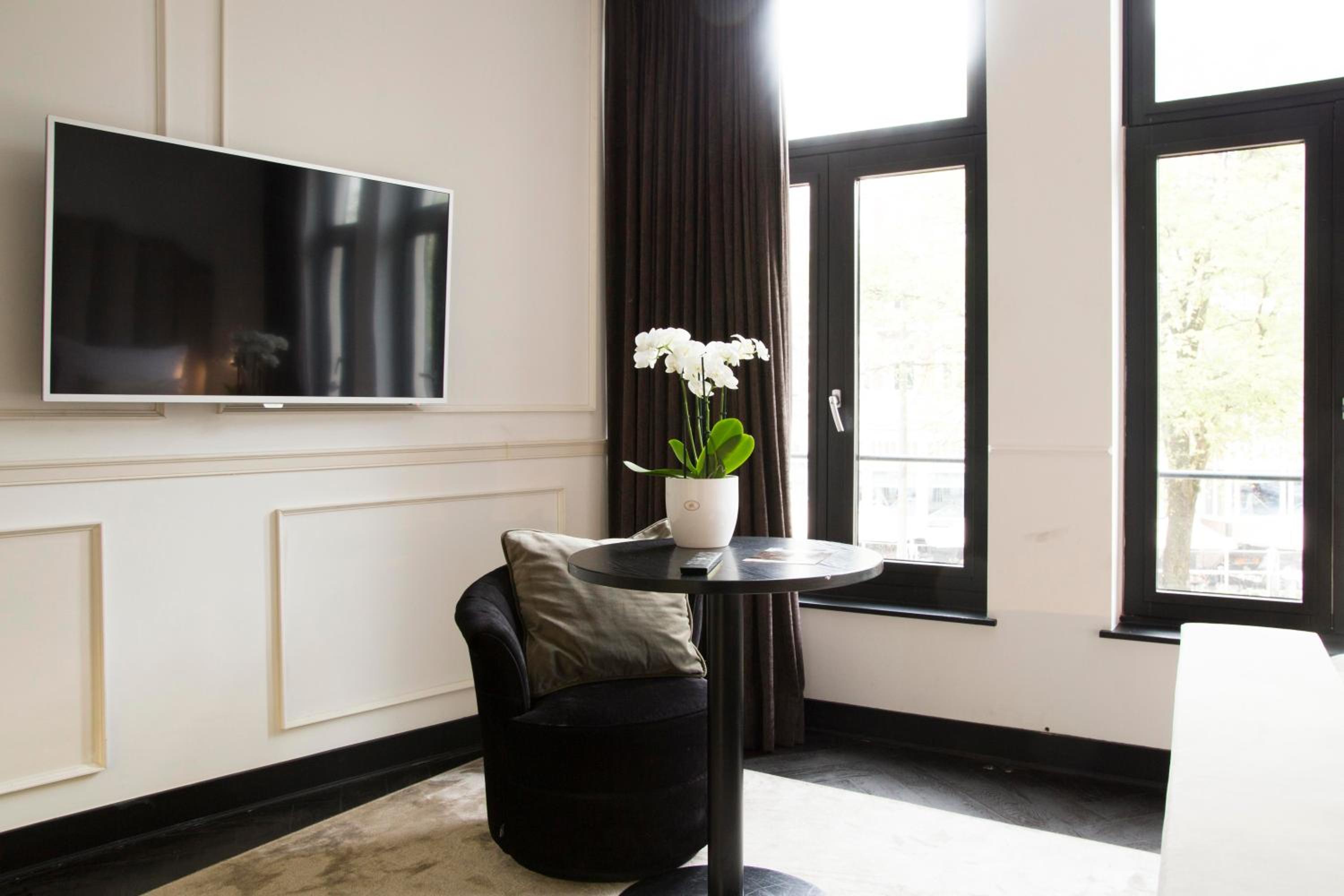 Studio with River View