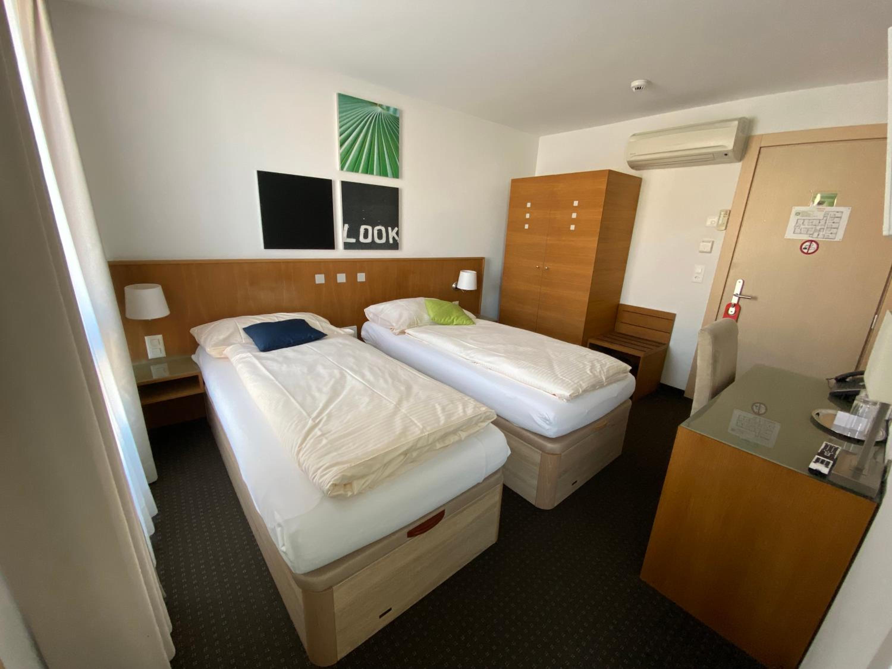 Economy Twin Room