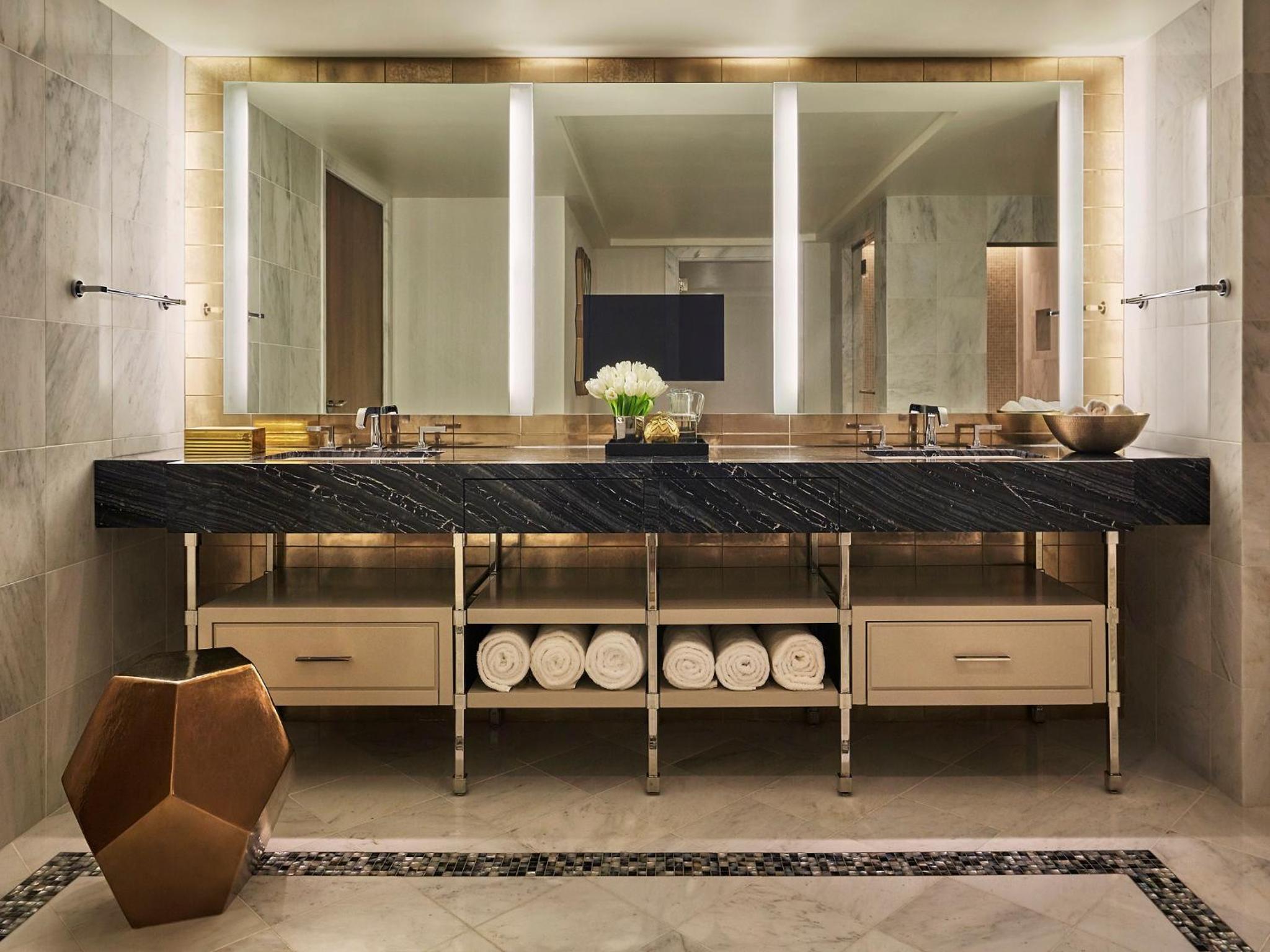 L'Ermitage Suite