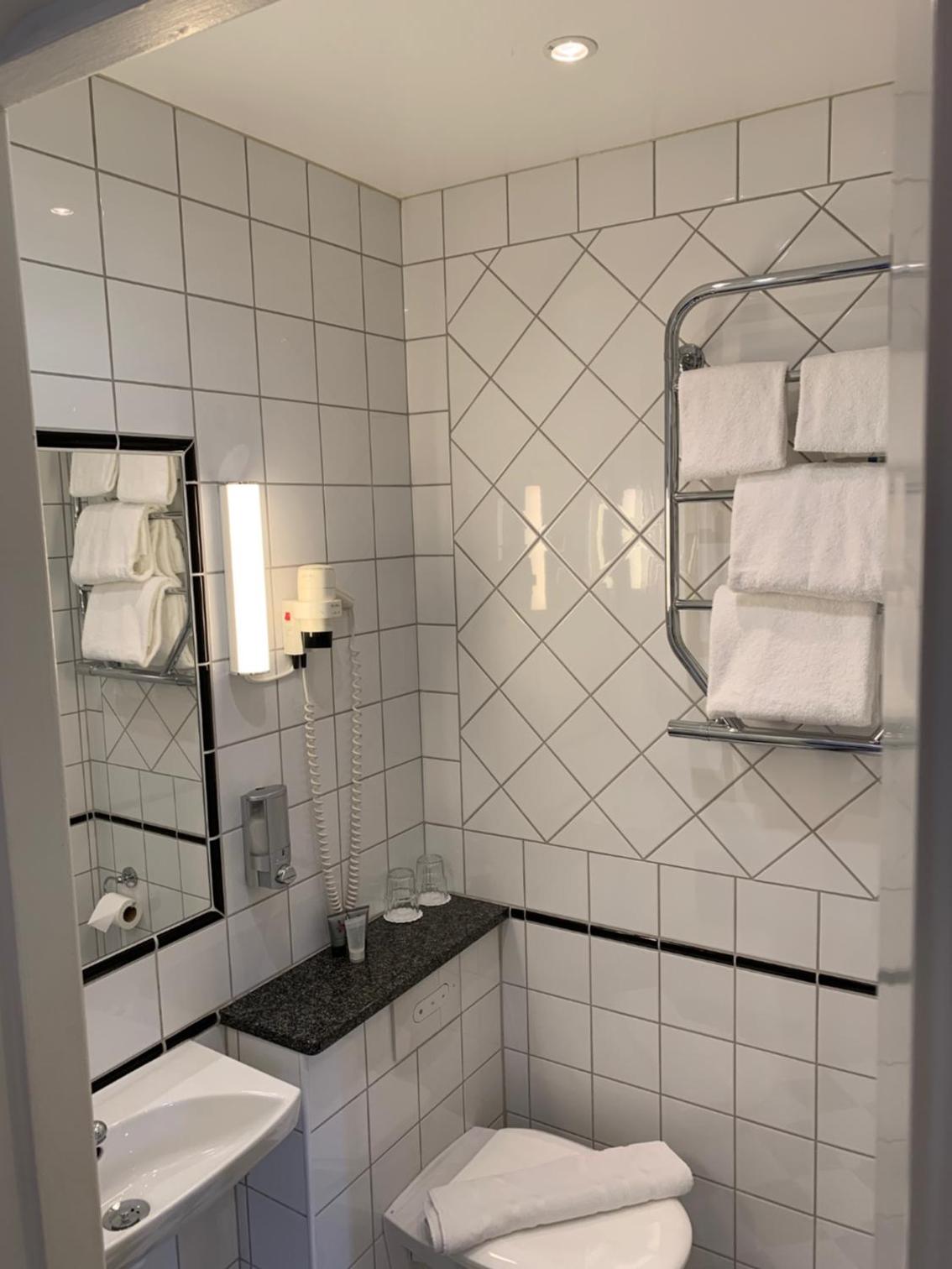 Small Double Room (55 in bed)