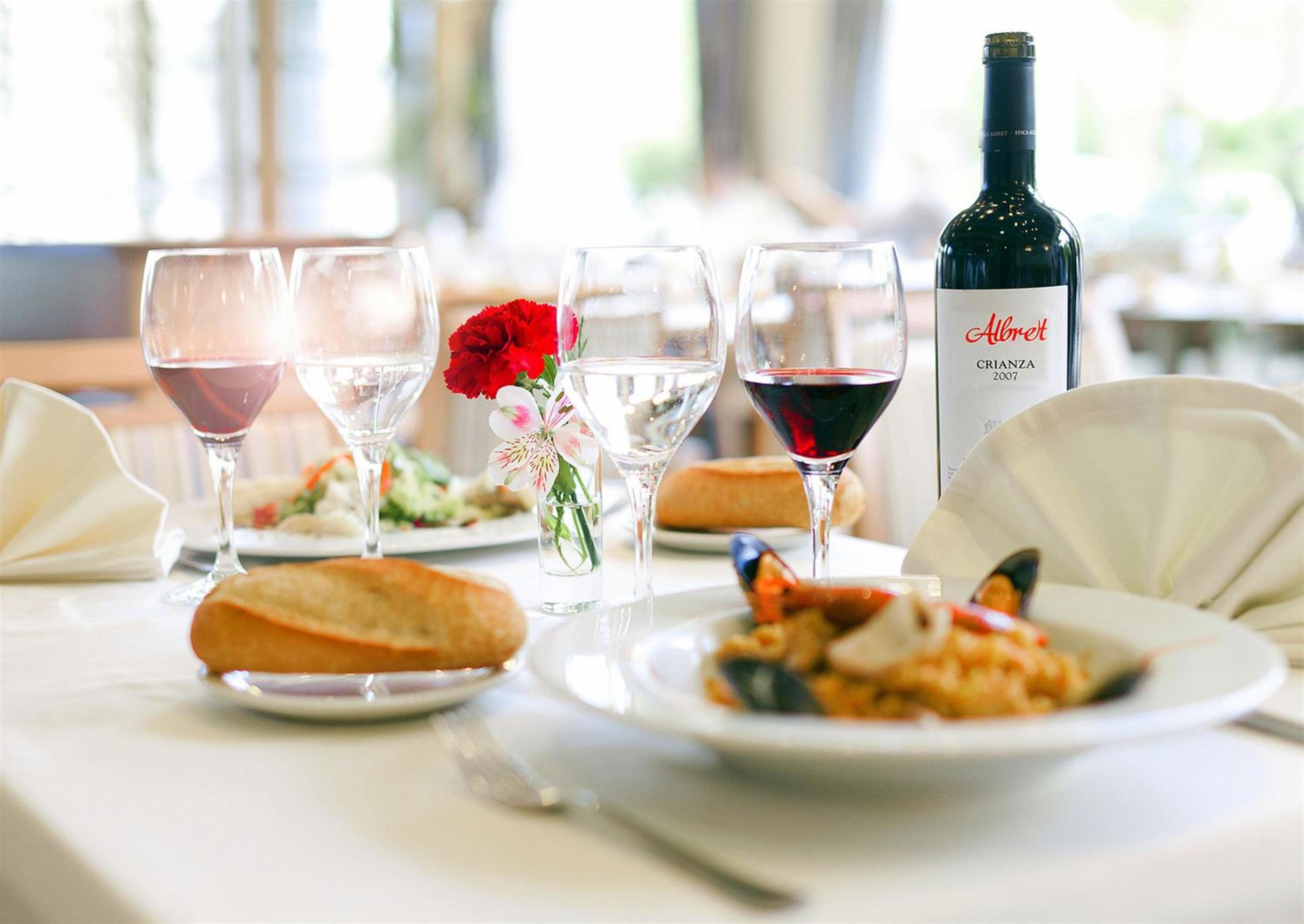 Family Room (2 Adults + 2 Children)