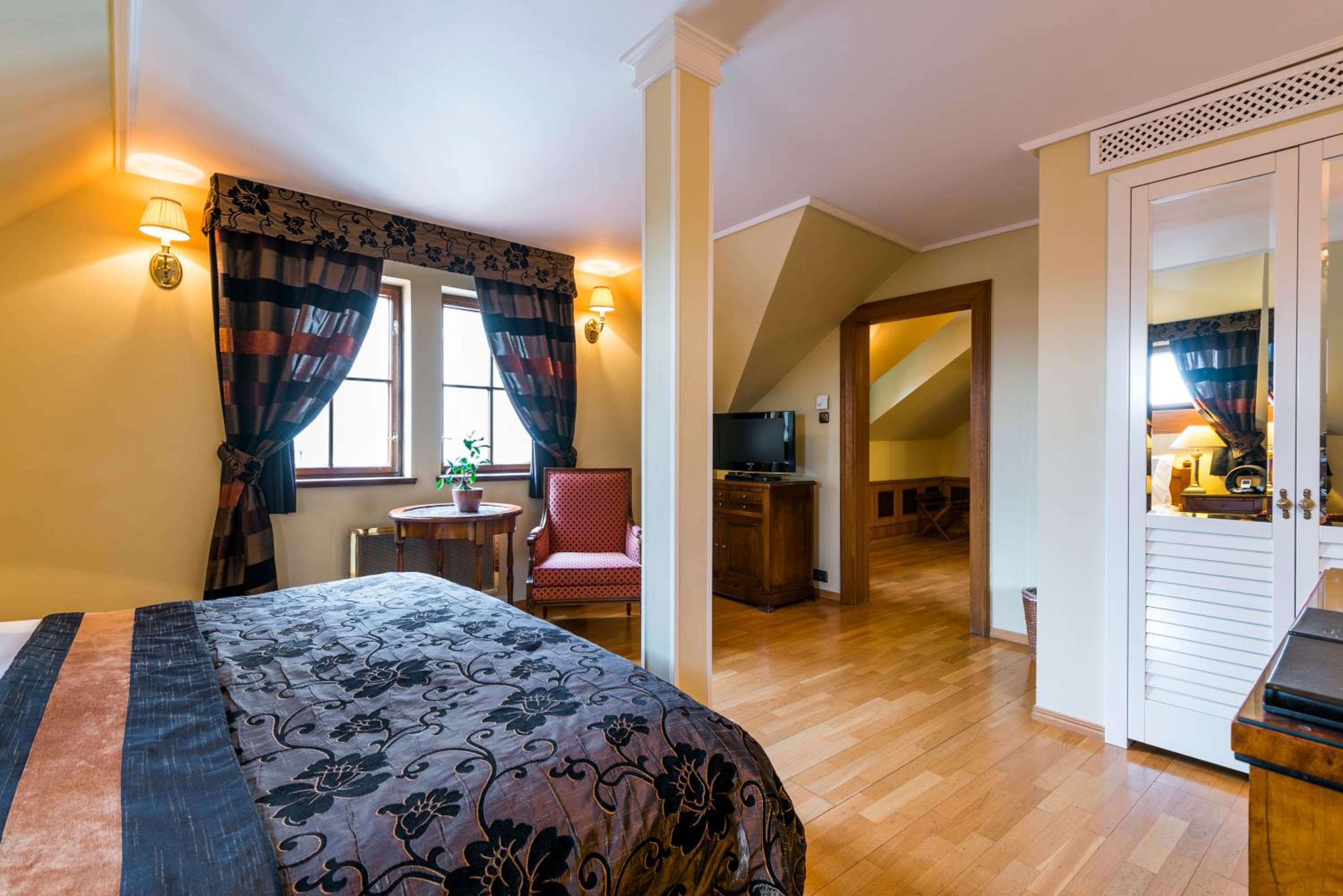 Grand Deluxe Double / Twin Room