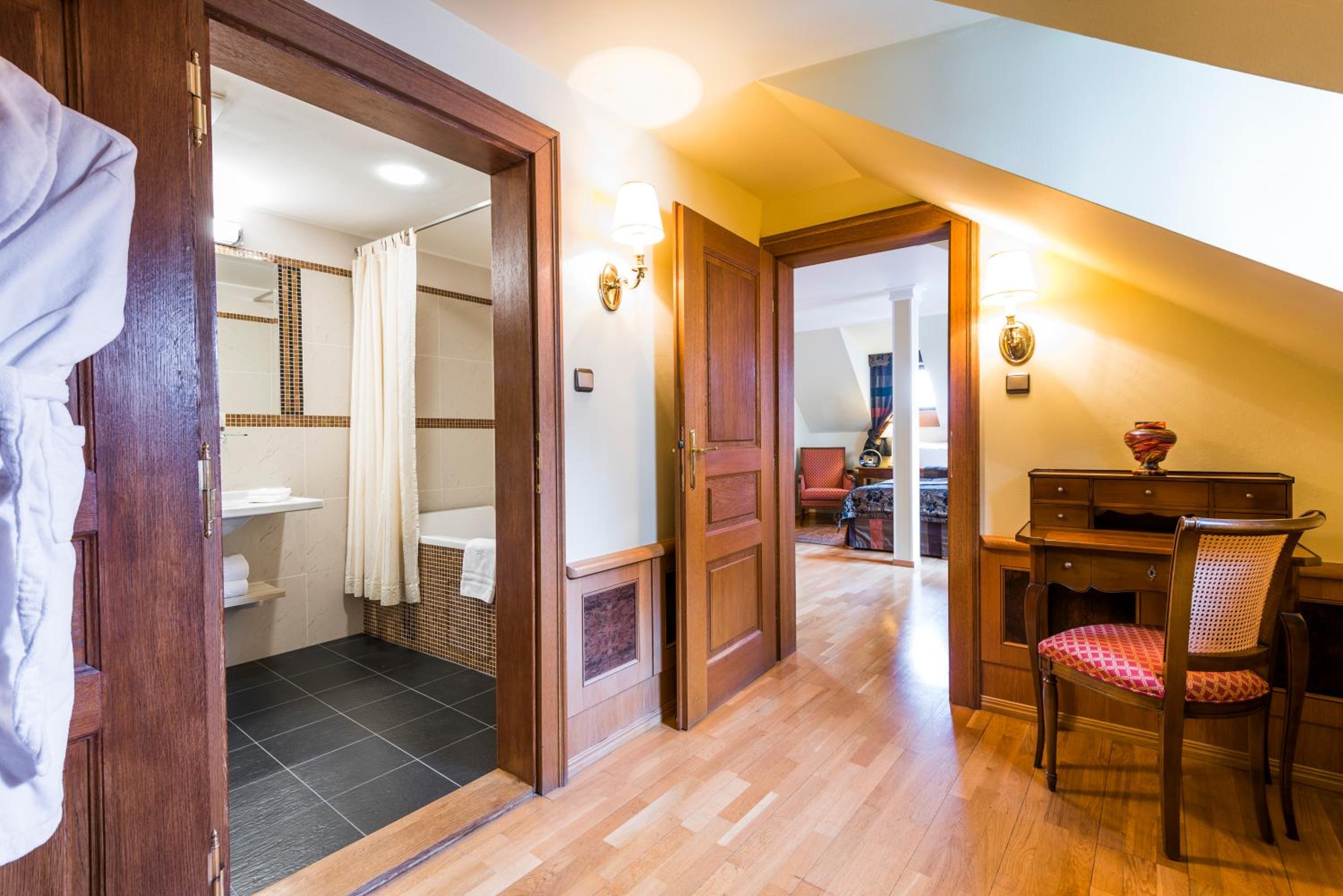 Grand Deluxe Double / Twin Room