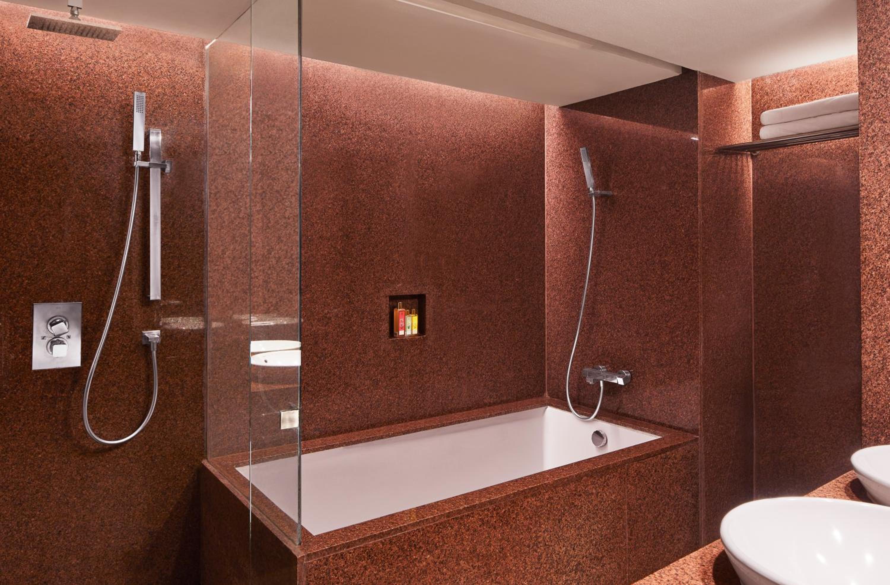 Executive Suite Partial Sea View King Bed with one way airport transfer