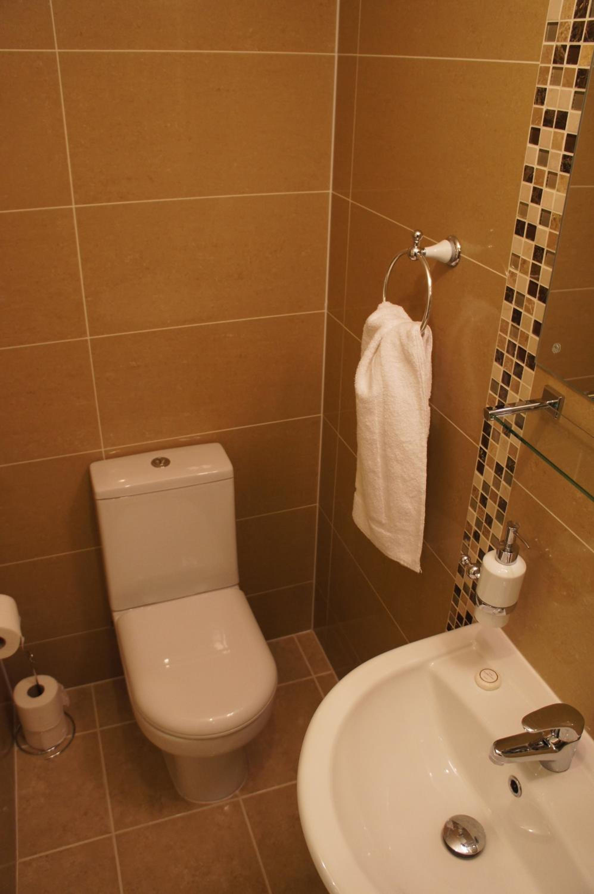 Twin Room - Private Bathroom