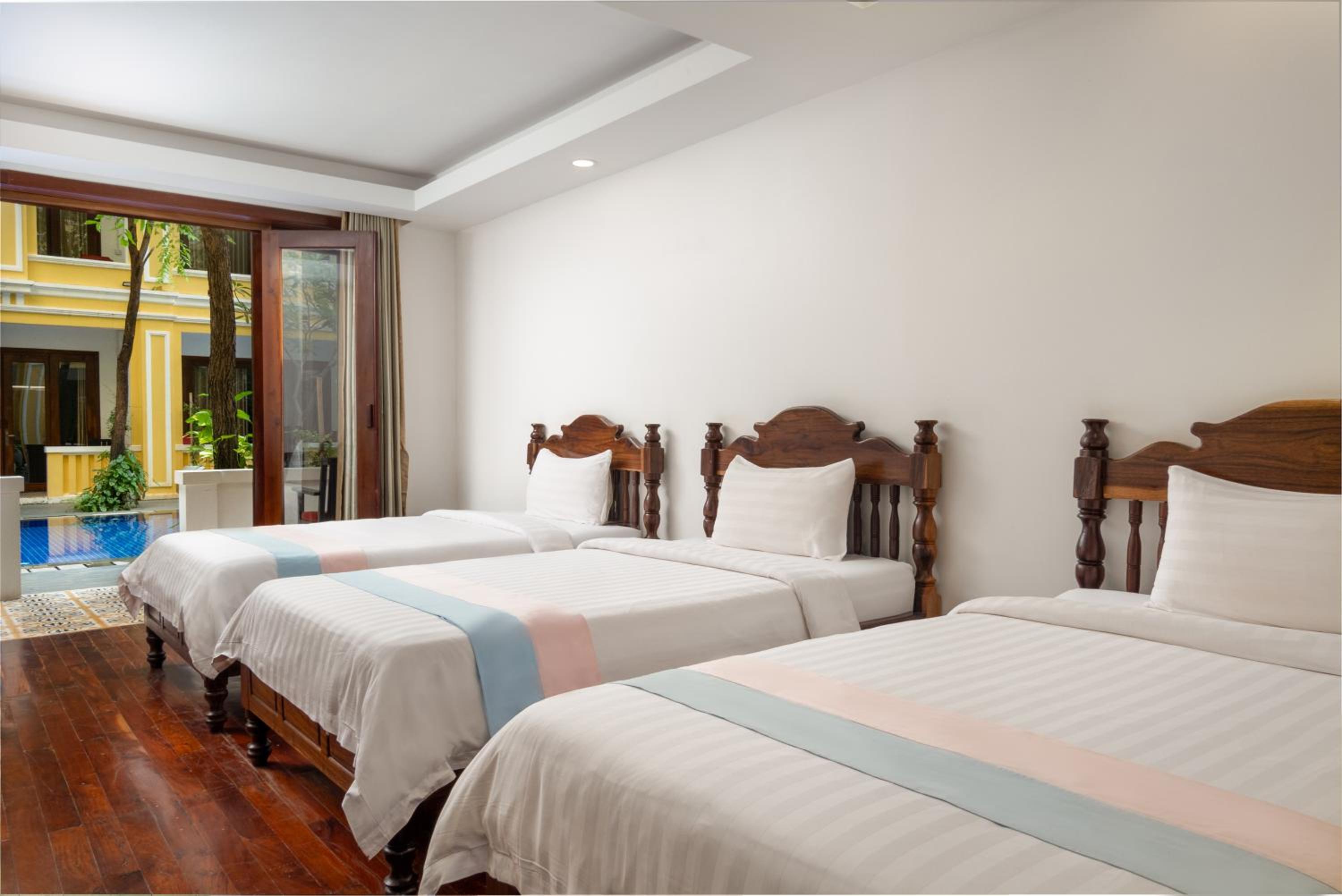 Deluxe Triple Room with Pool View