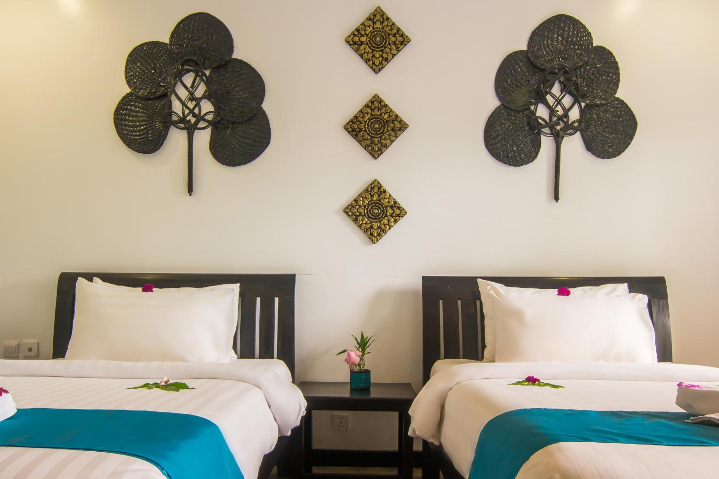 Deluxe Twin Room with Pool View 