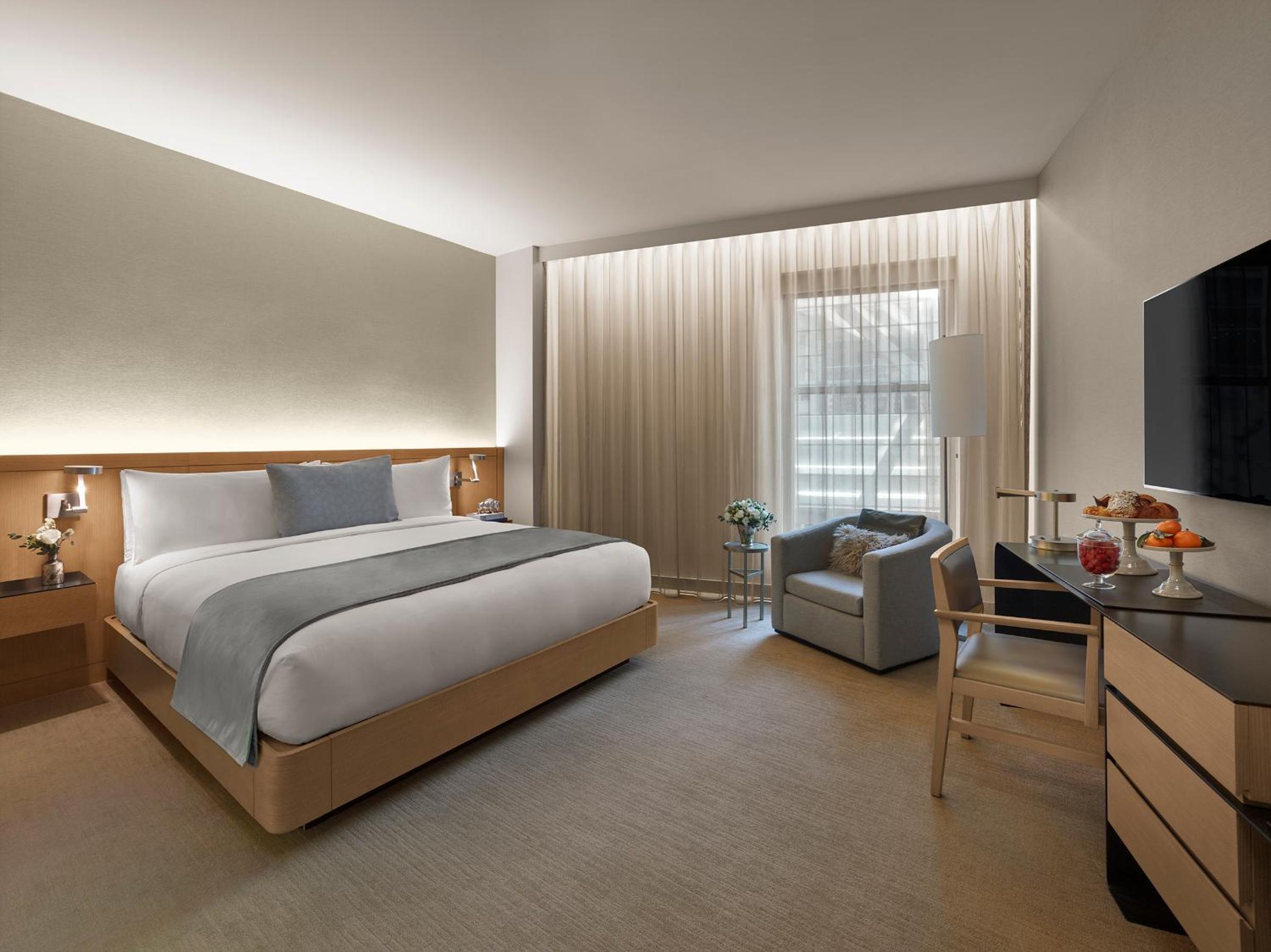 Superior Room with One King Bed