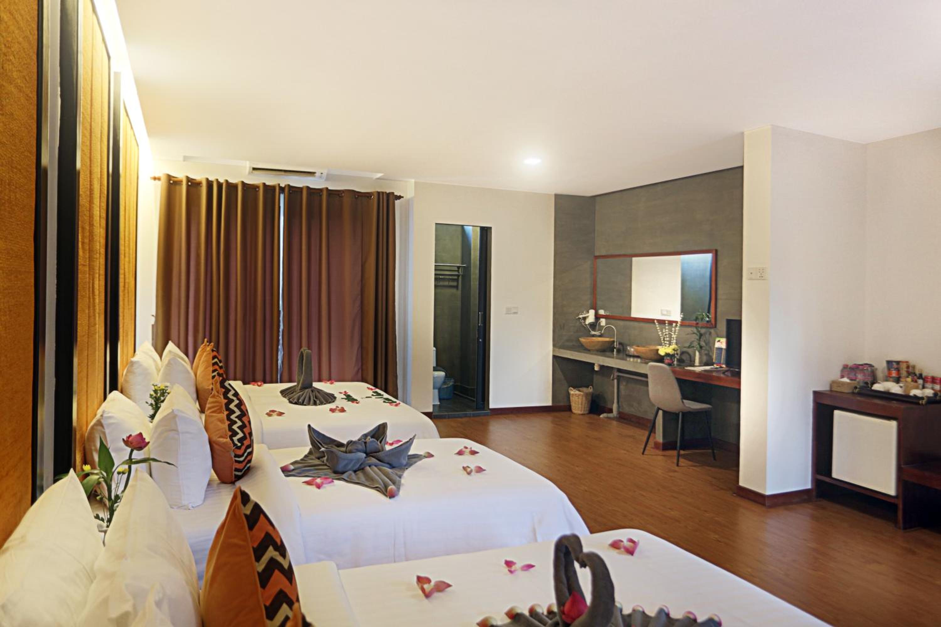 Super Family Deluxe With Balcony Pool View @ Free Pickup