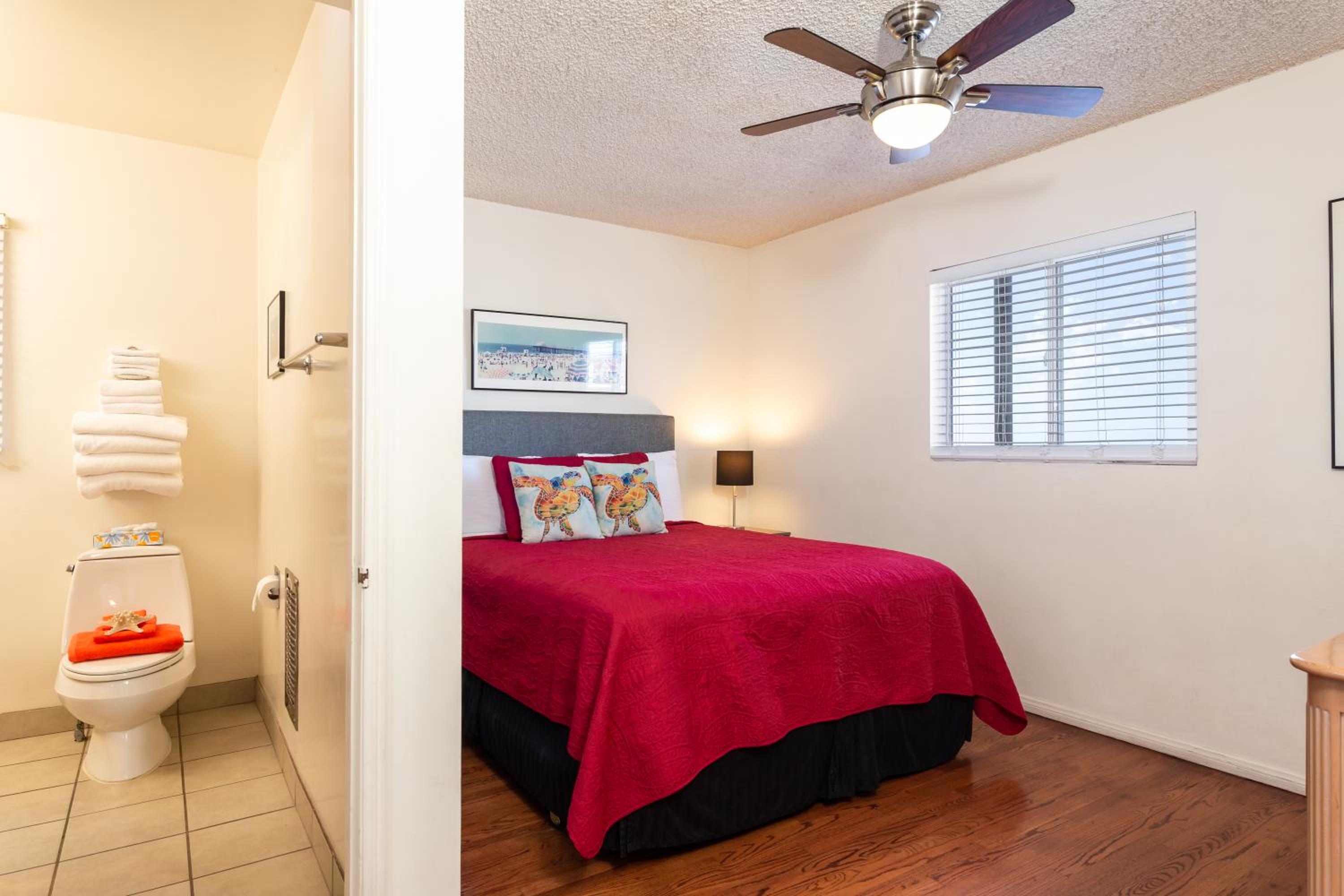 1 Bedroom With Large Ocean View Deck 