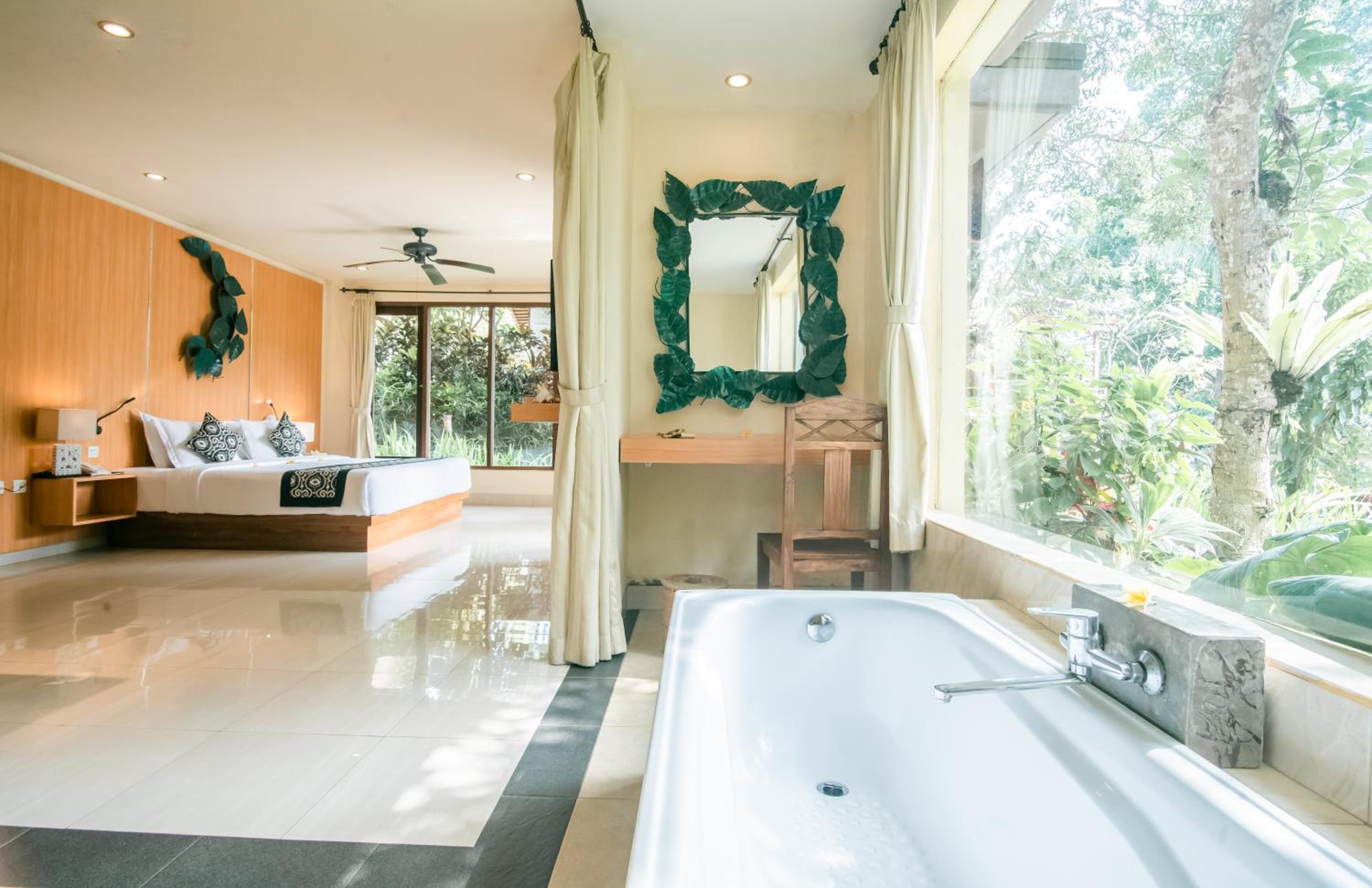 Suite with Pool View