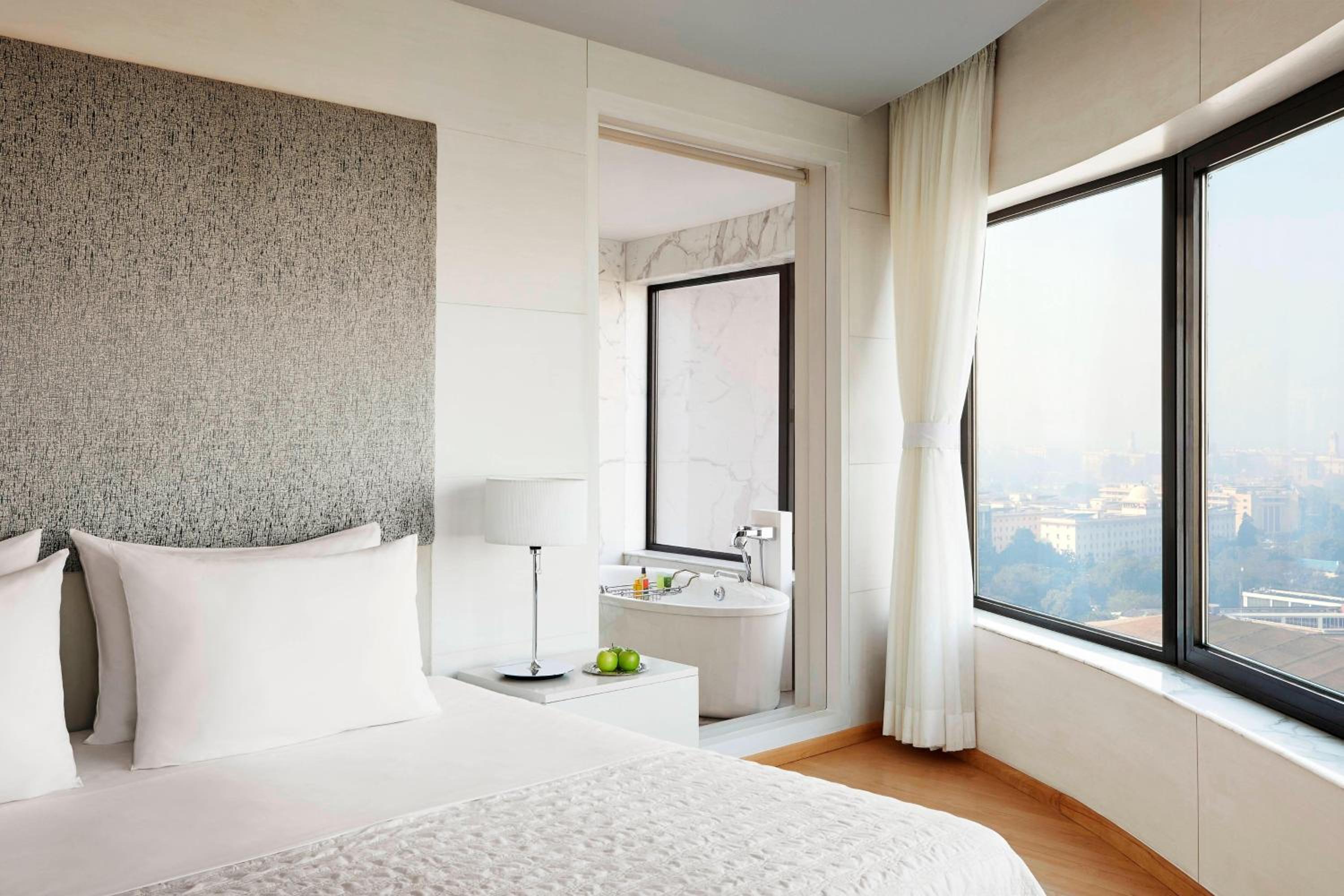 Executive Suite - 2 way Airport Transfer, Access to club lounge including Hi-Tea from 3-5 pm, Happy Hours from 6-8 pm