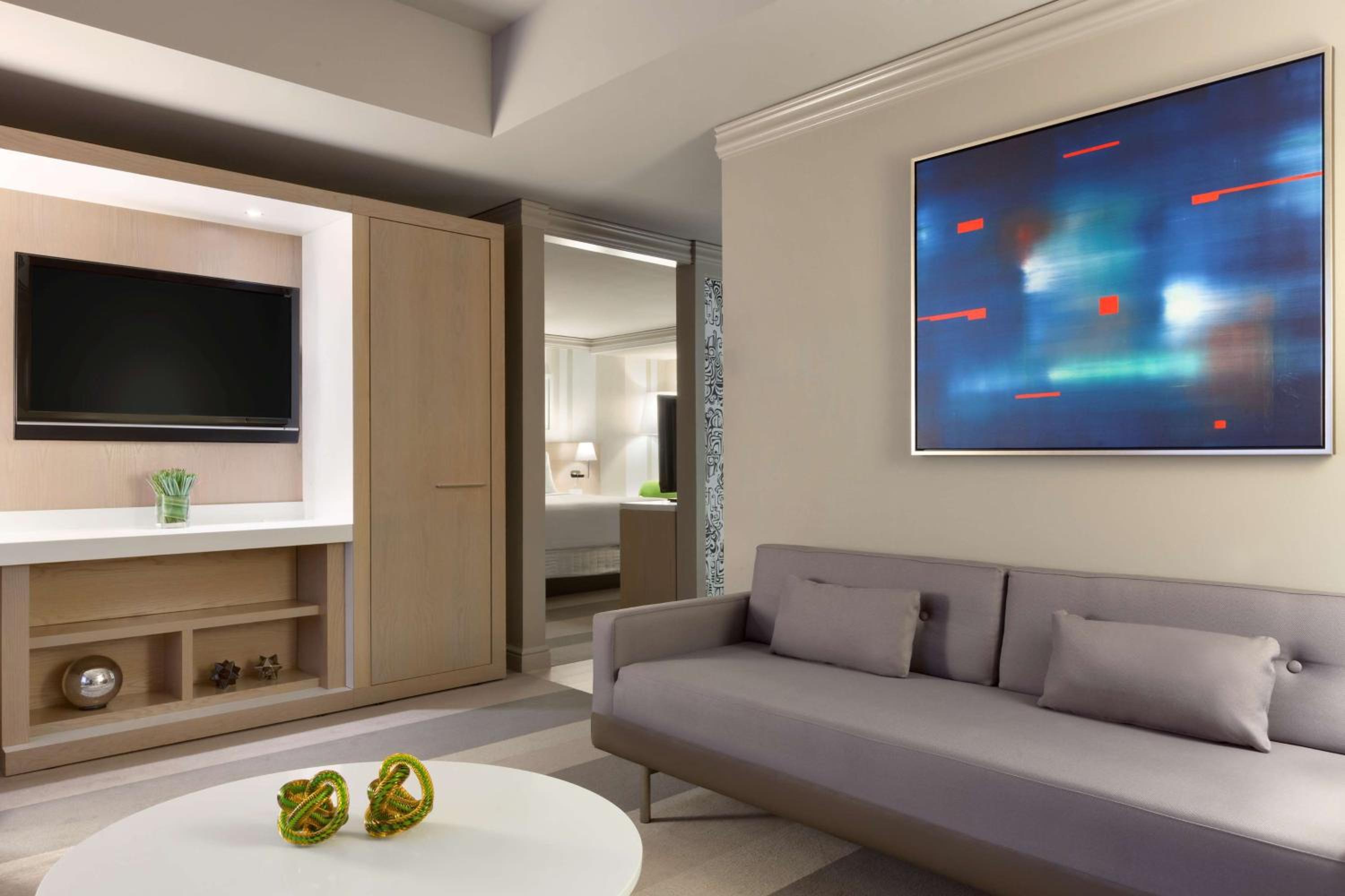 Business King Suite - Non-Smoking