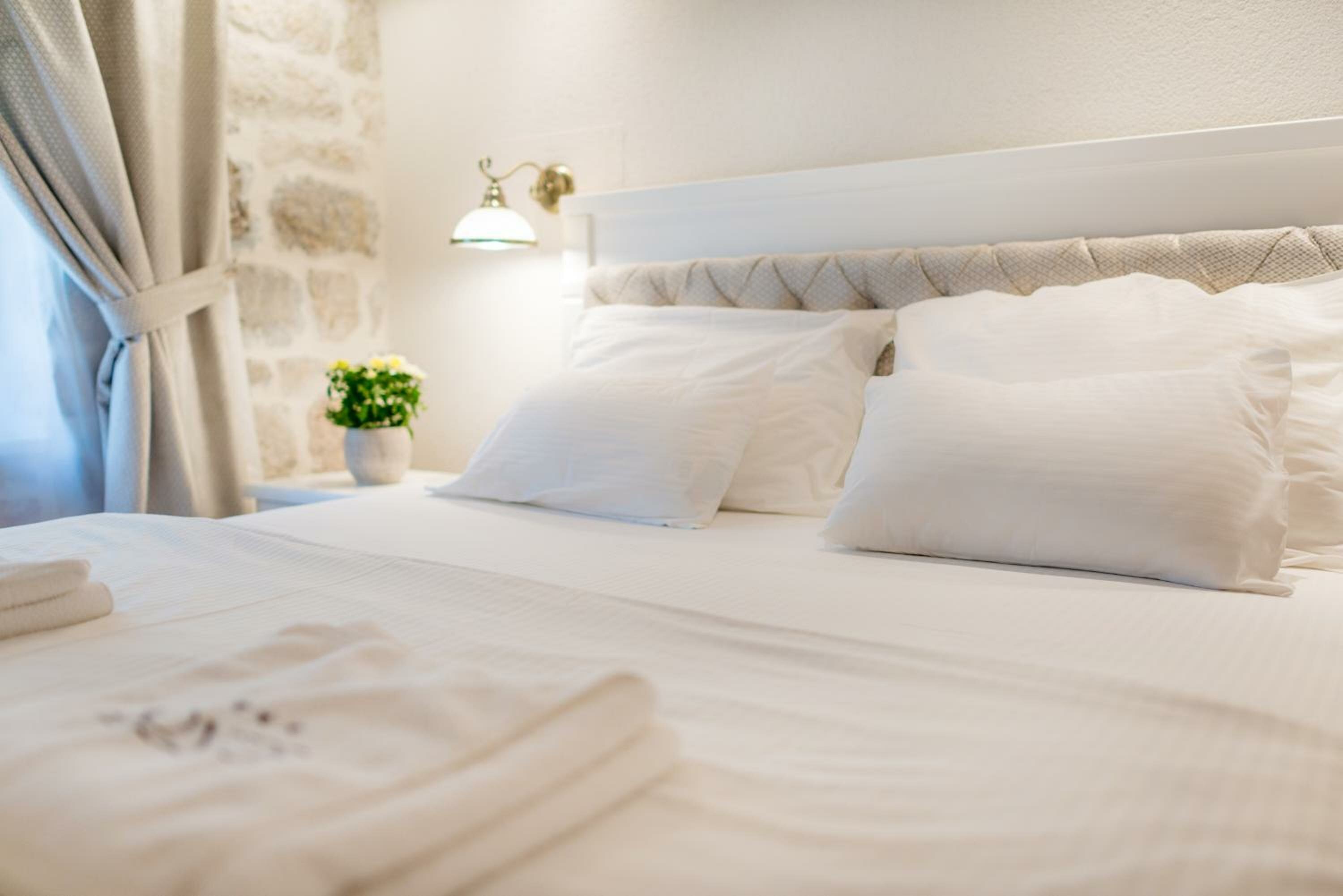 Private Entrance Penthouse with Main Square and Bay View