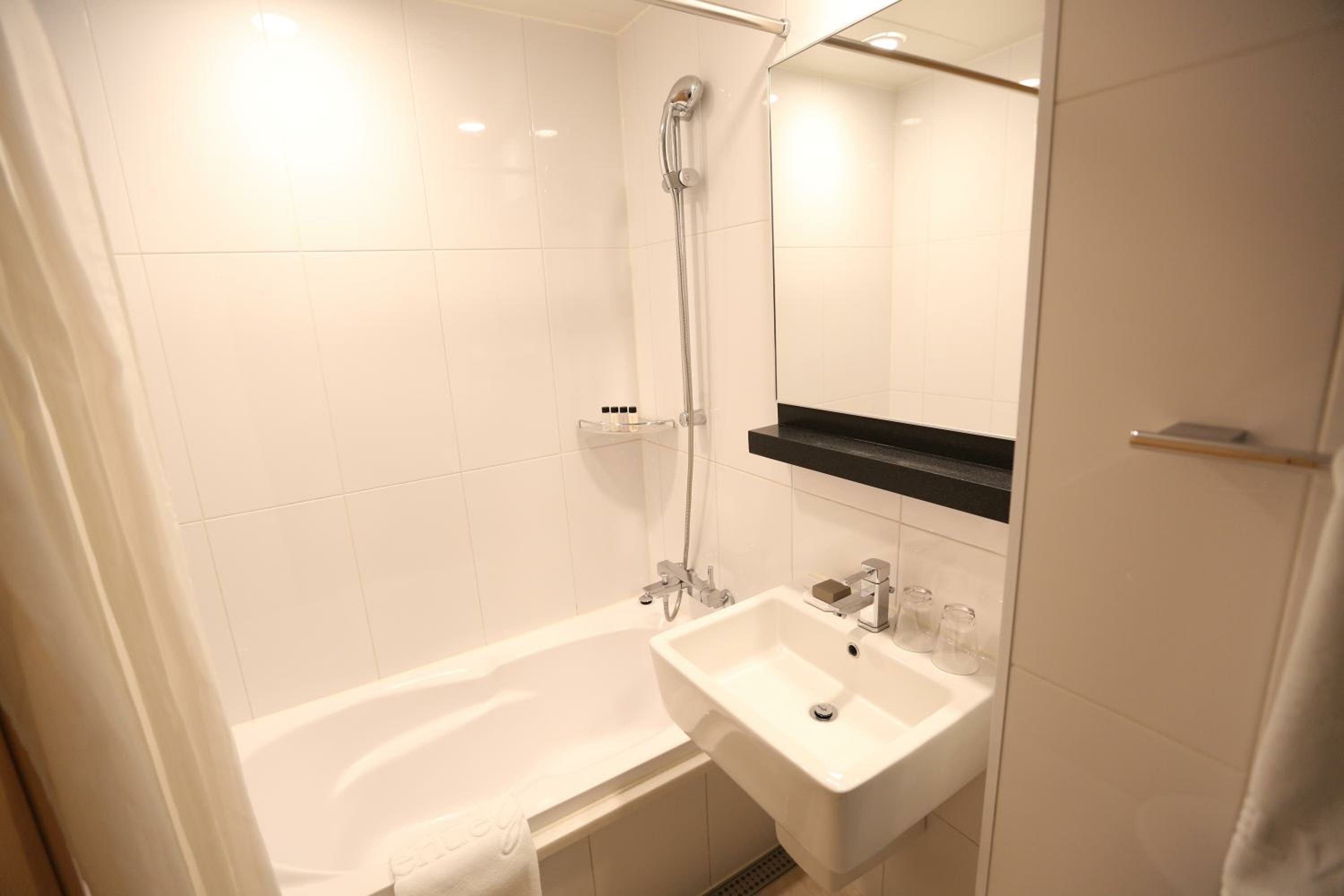 Superior Twin Room with Bath
