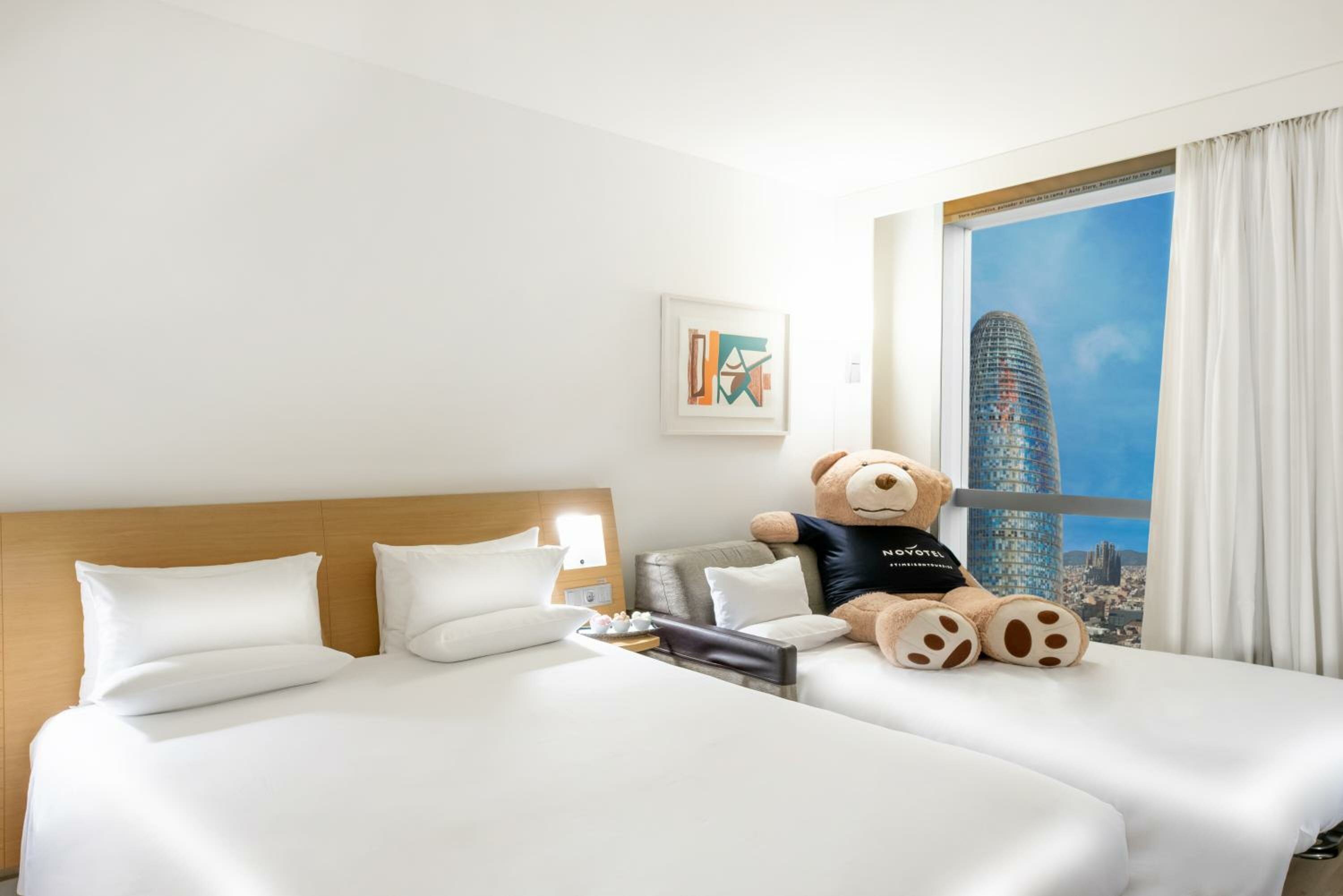 Family Room with City View 