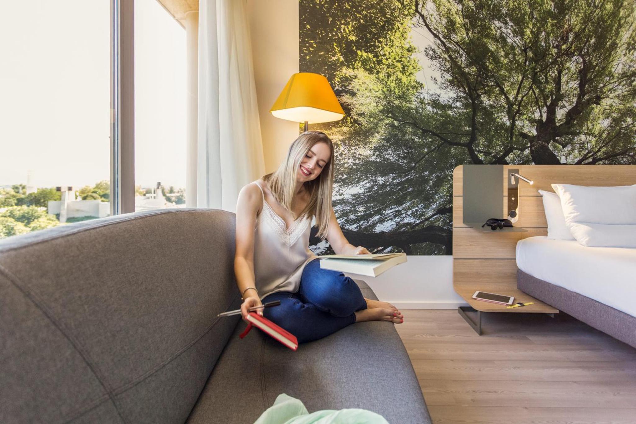 Superior Queen Room - Plaza Building