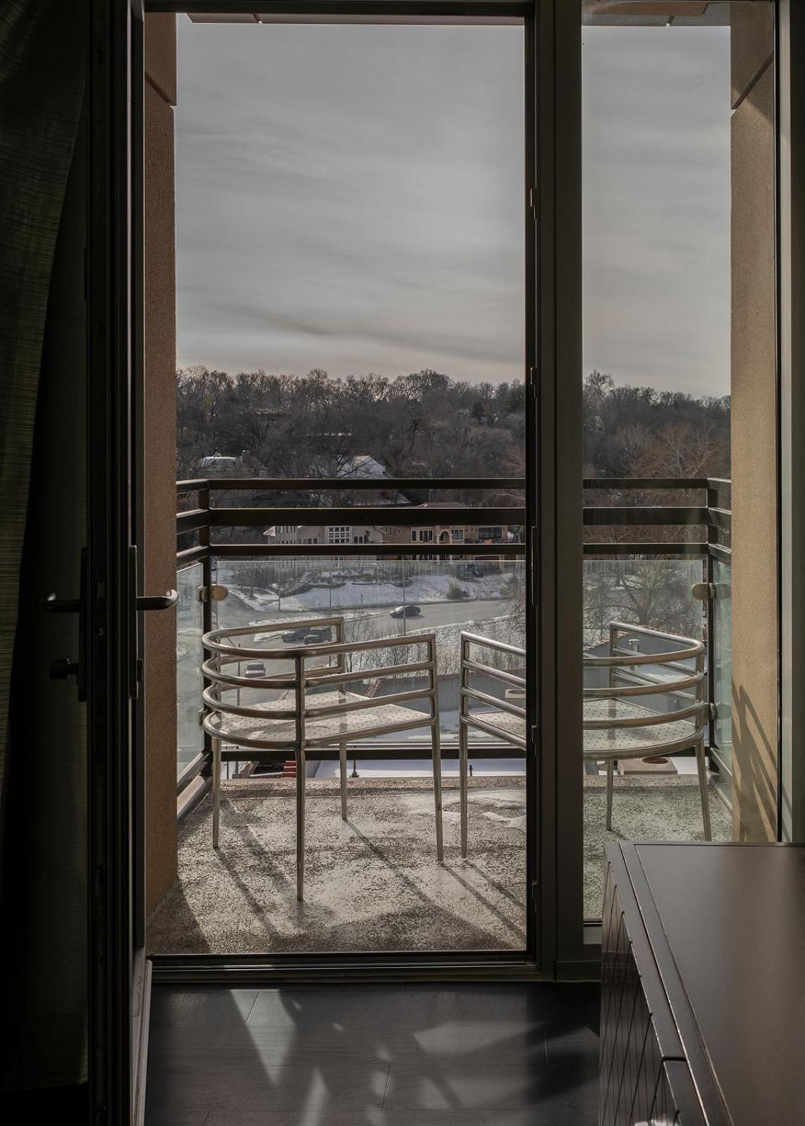 King Balcony Accessible