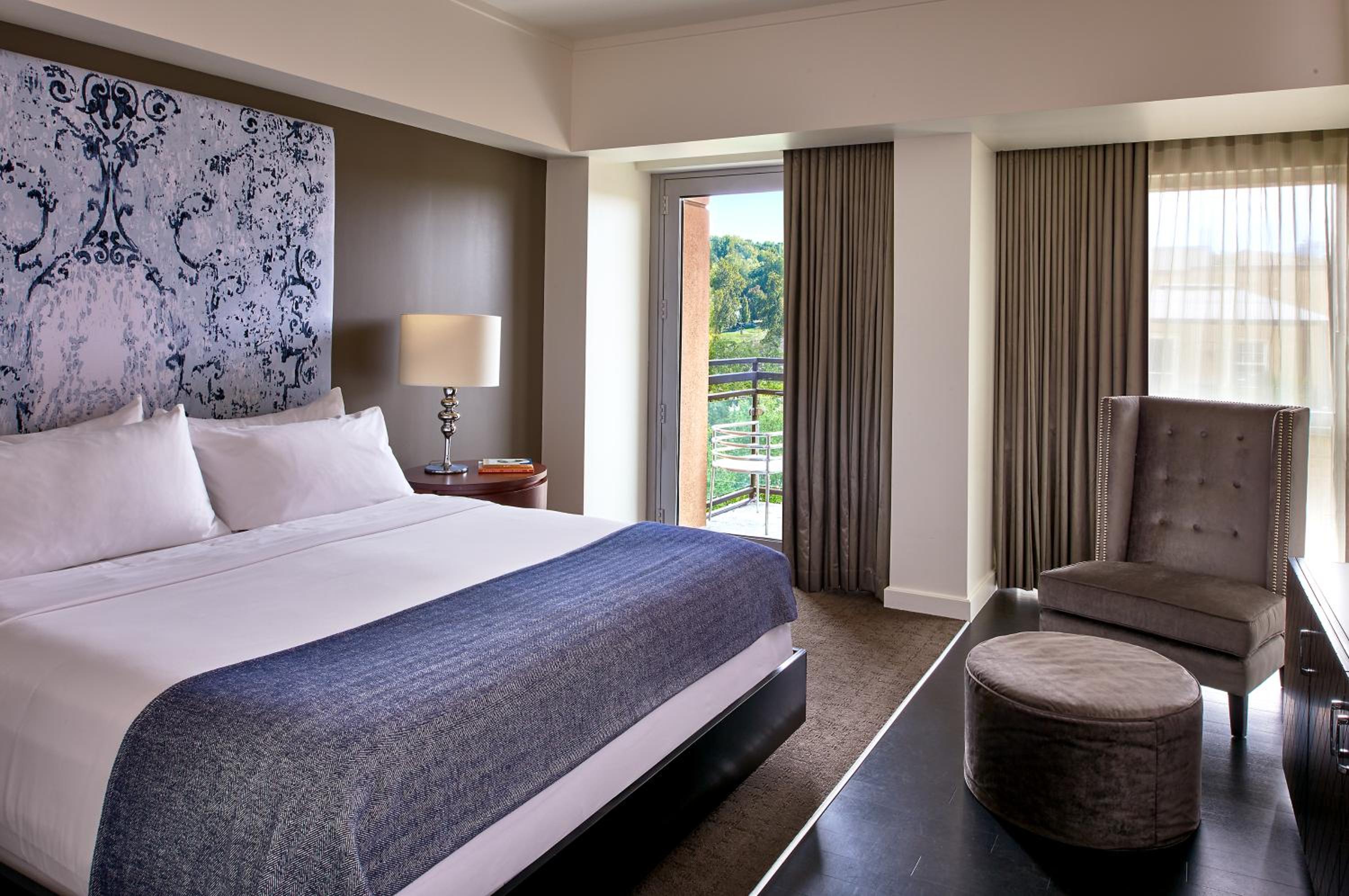 King Balcony Accessible