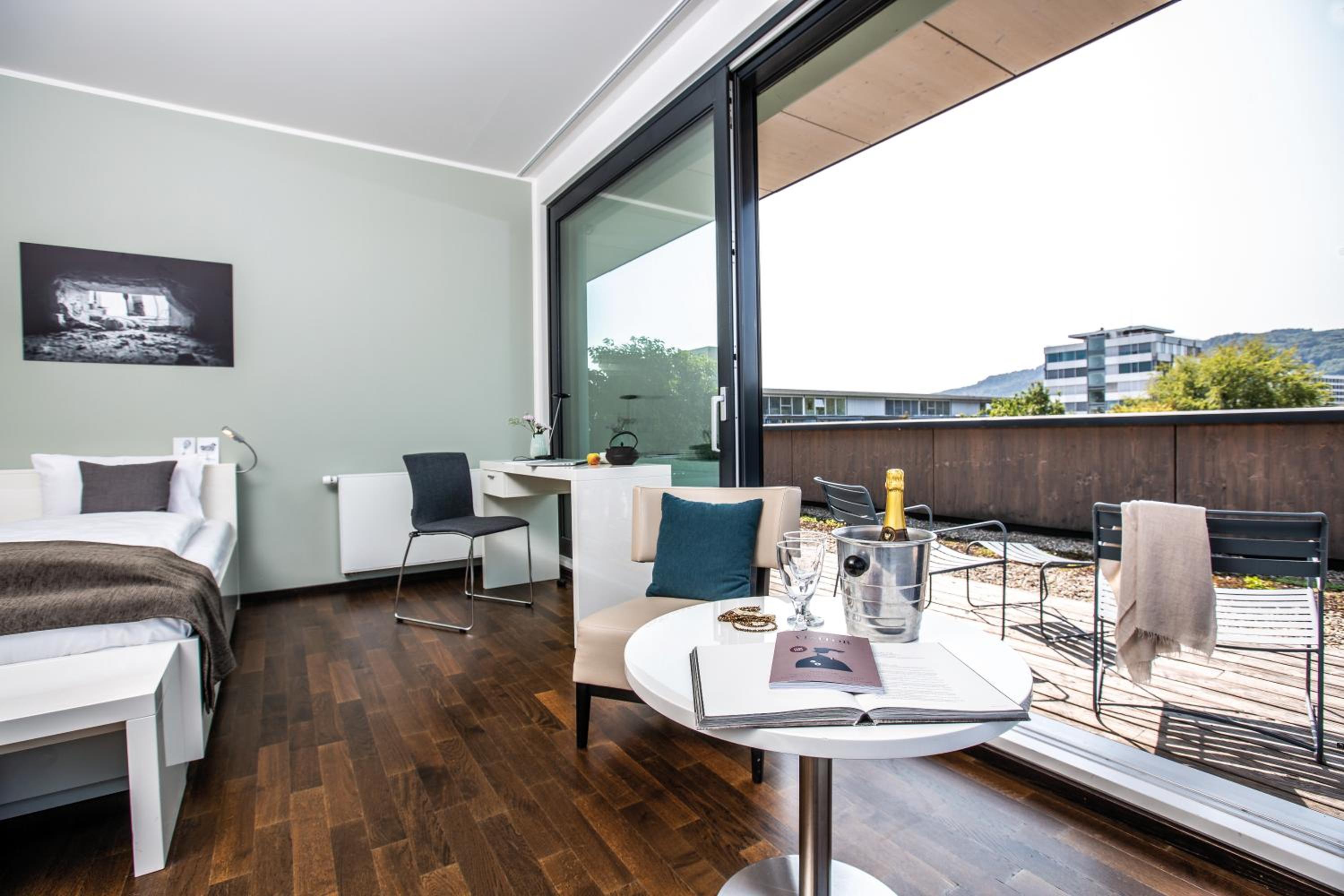 Loft Premium (71 in bed width)