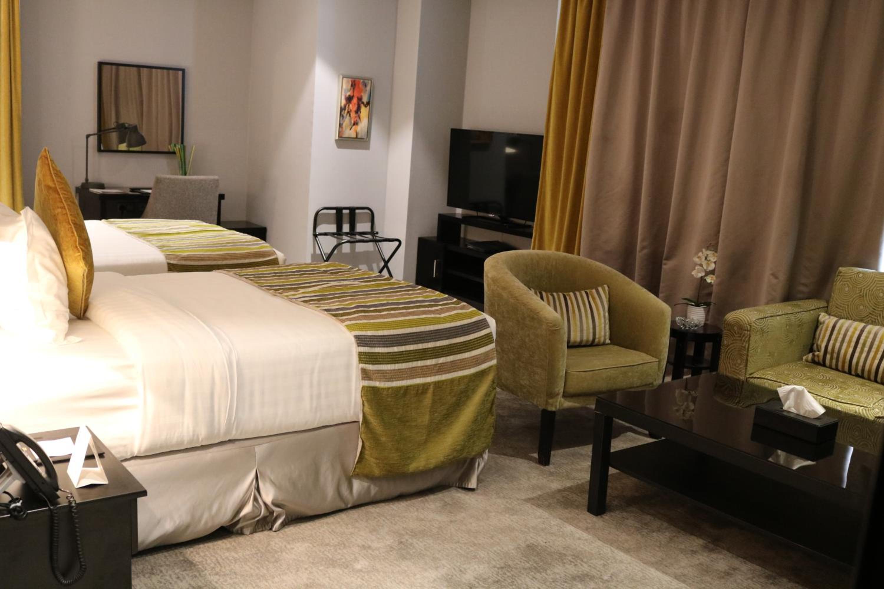 Junior Twin Suite - Non-Smoking