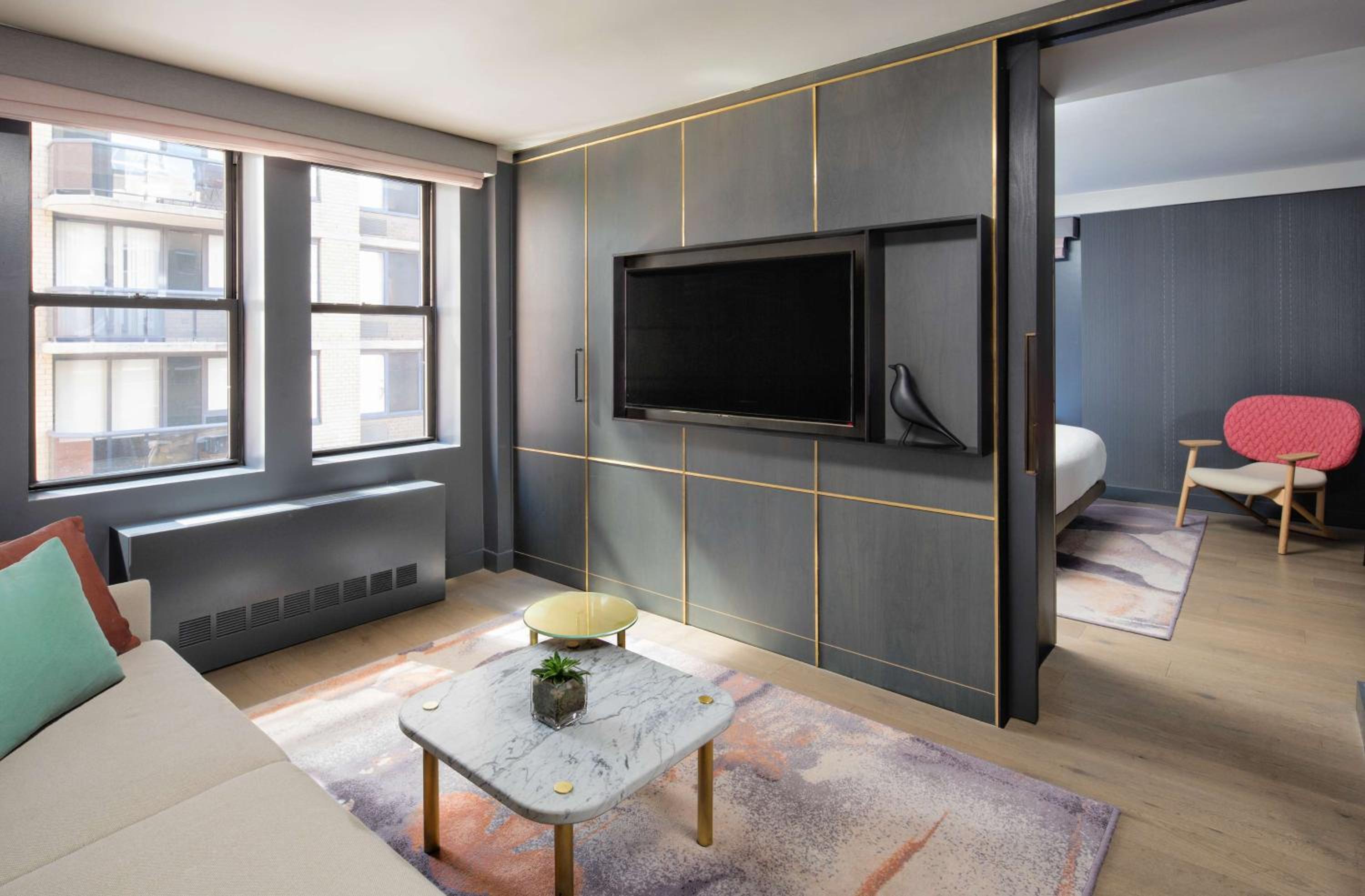 One-Bedroom Deluxe King Suite