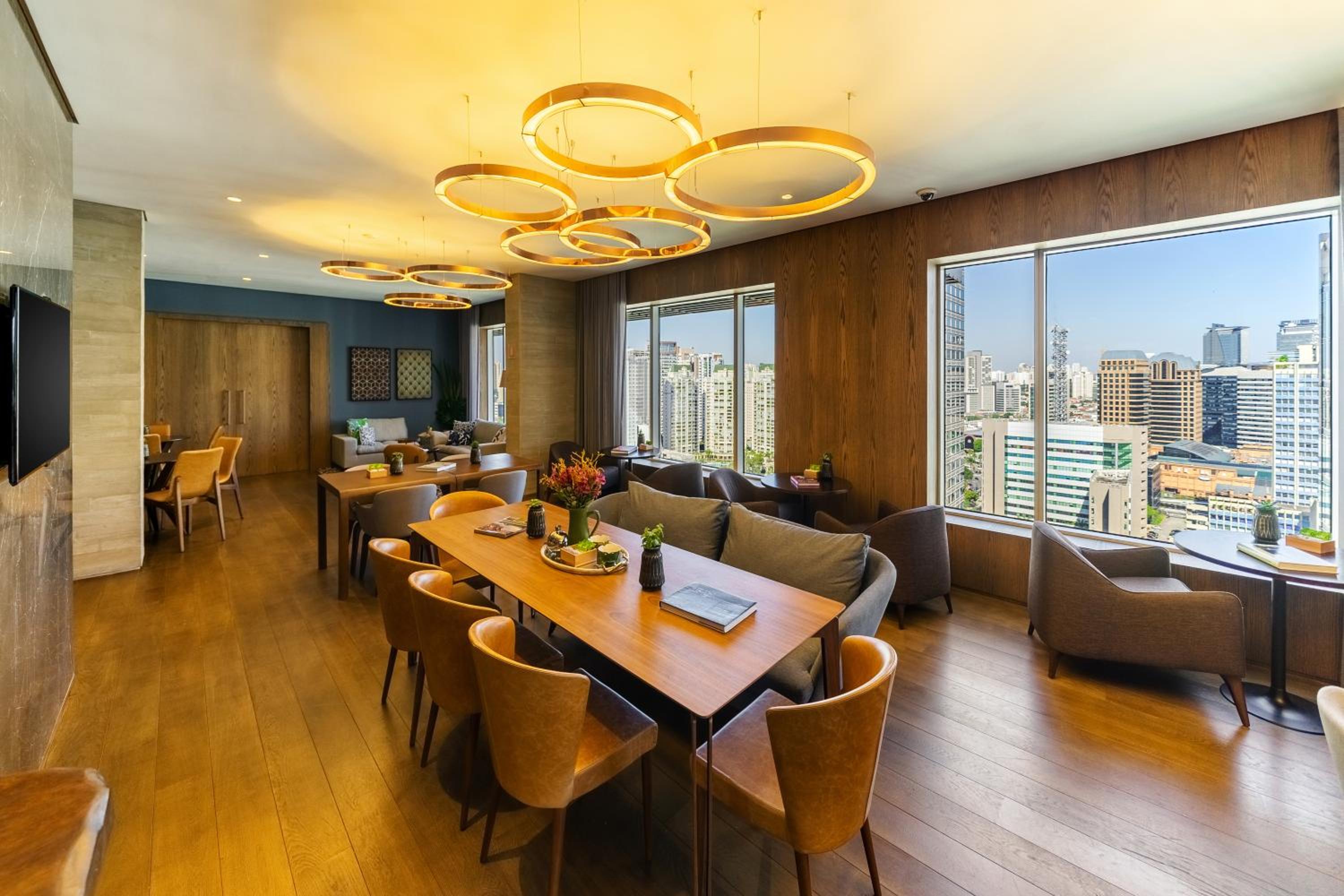 Queen Room - Club Access