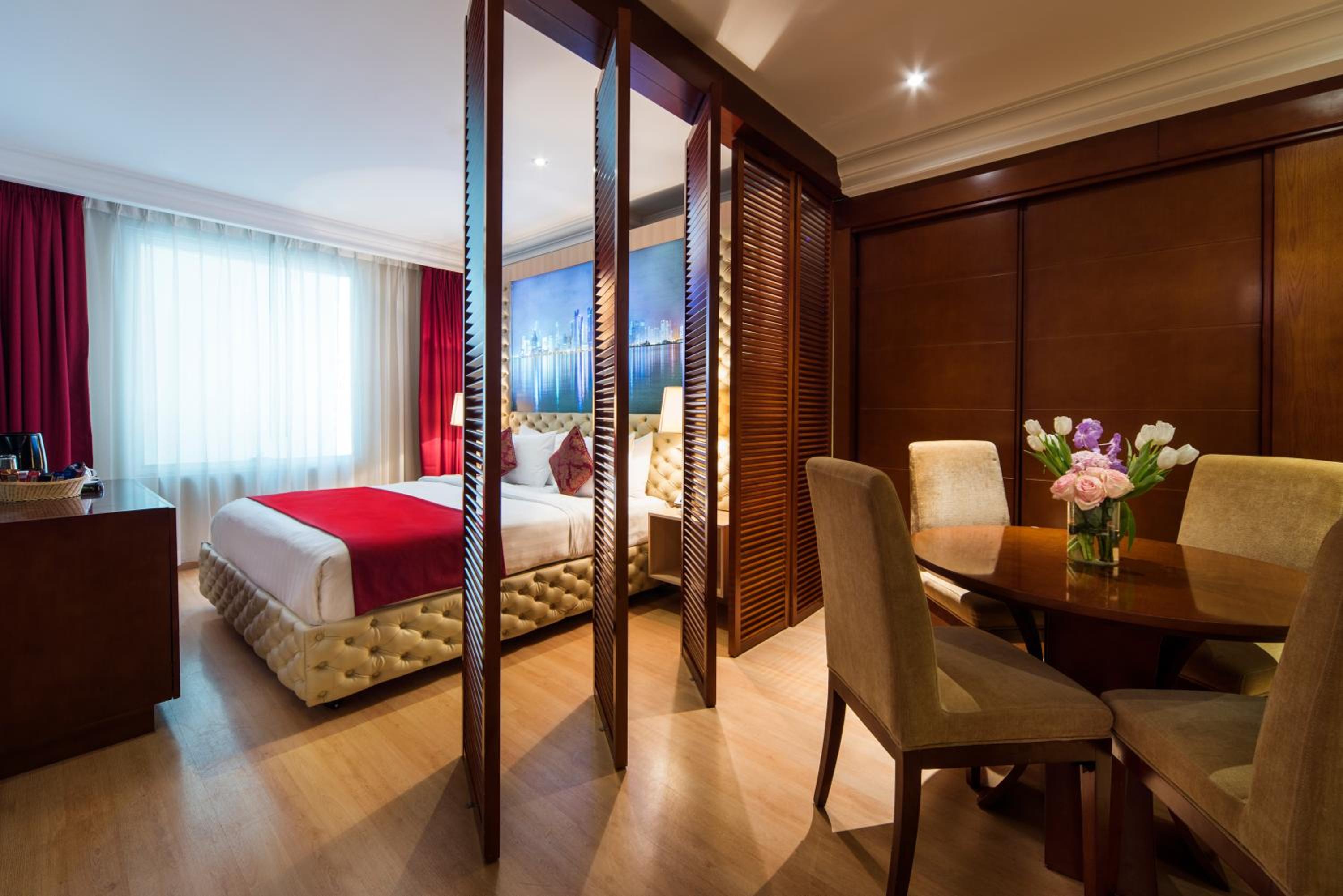 Executive Queen Suite