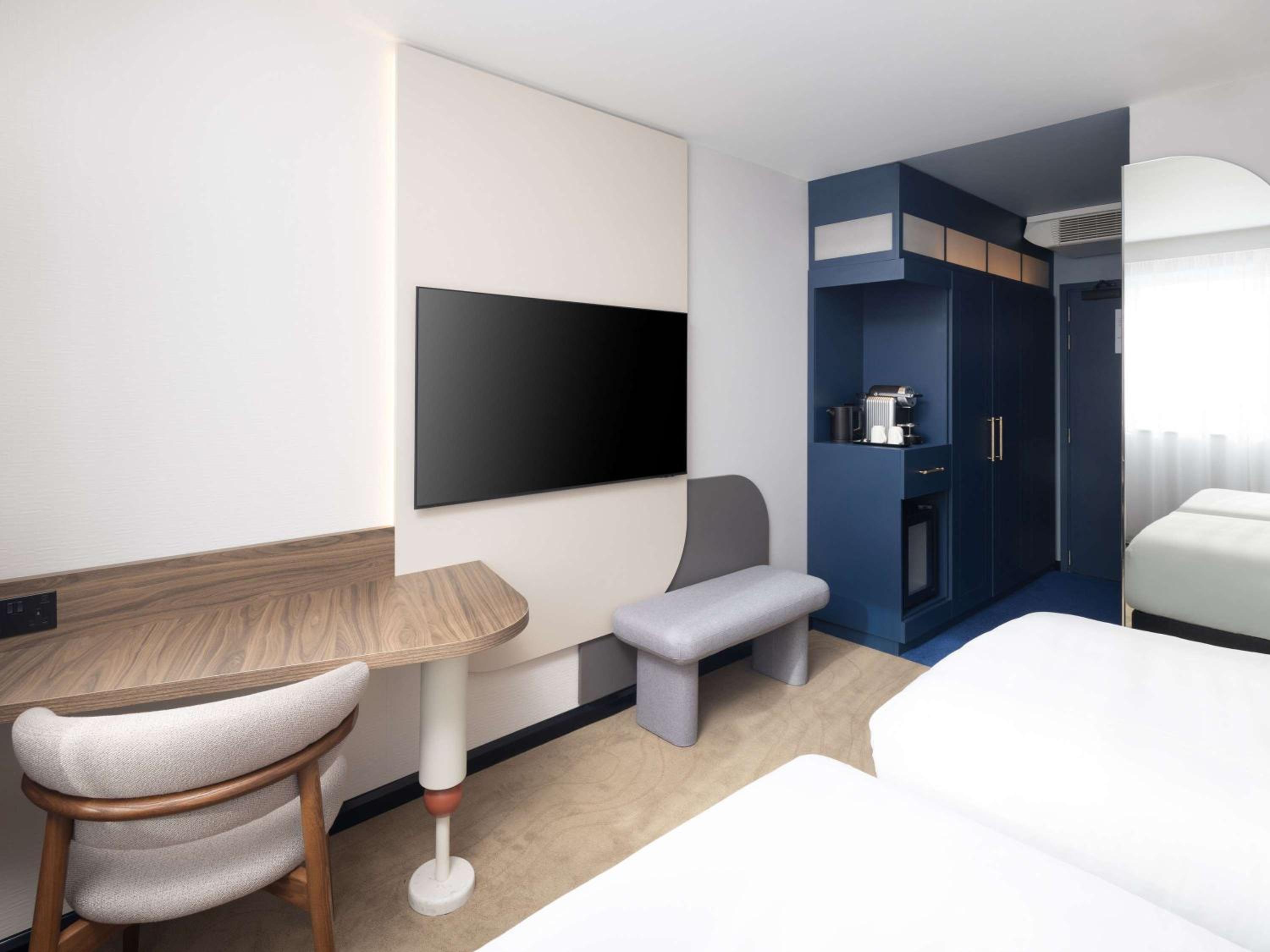 Deluxe Twin Room with Rainfall Shower