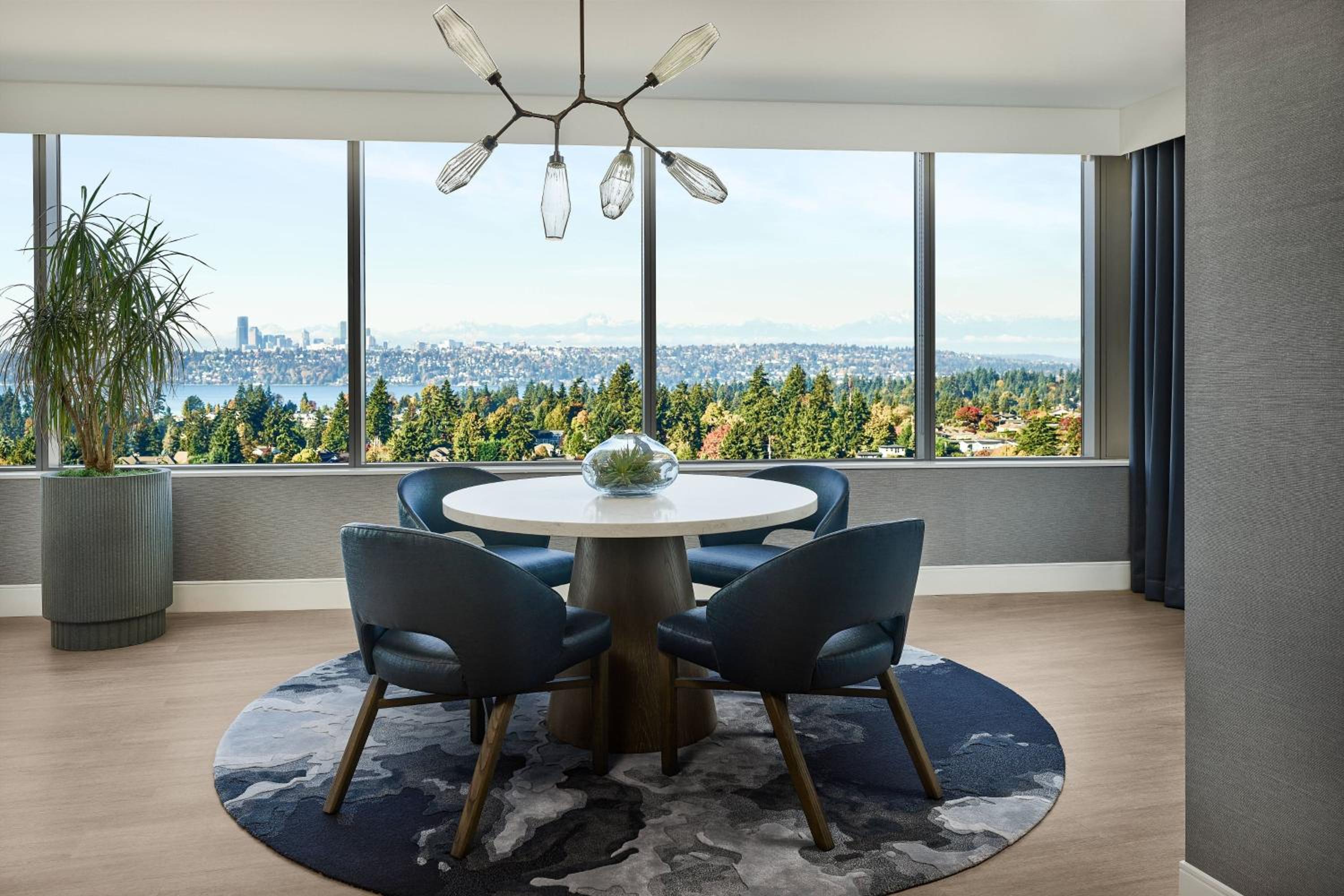 Chairman Suite, Suite, 1 King, Corner room, High floor
