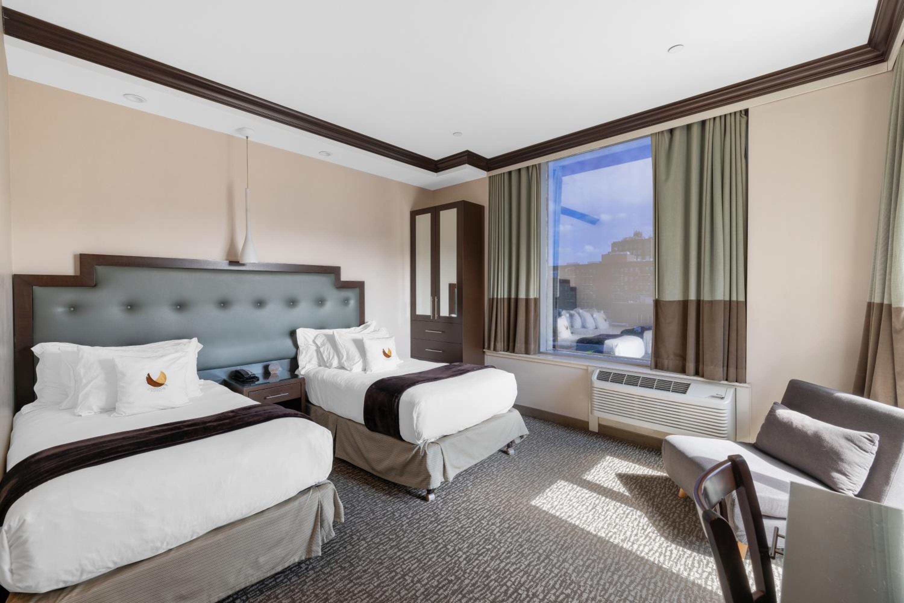 Corner Room with Two Twin Beds, Non-Smoking