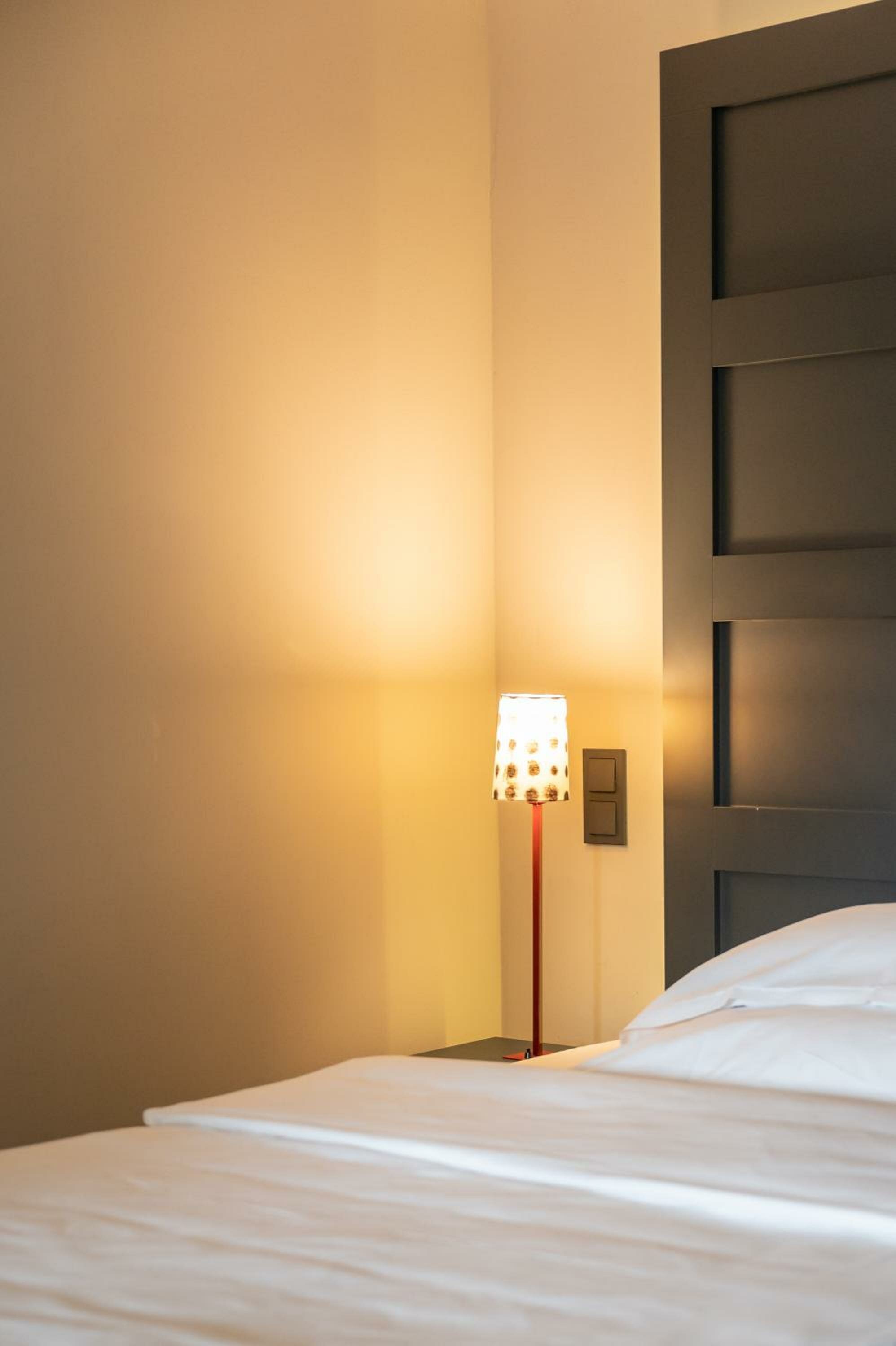Medium Single Room