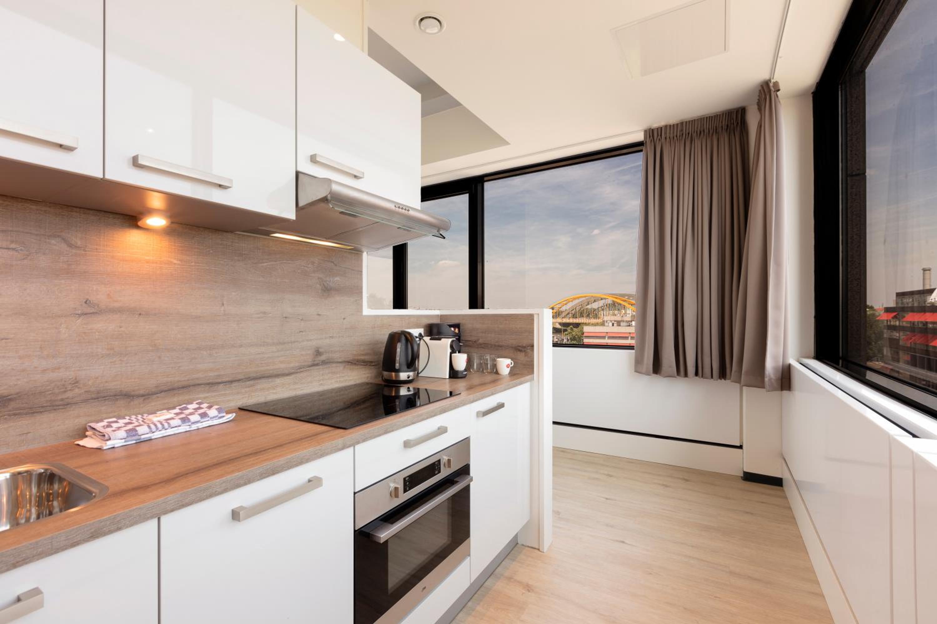 Panoramic Suite With Kitchen