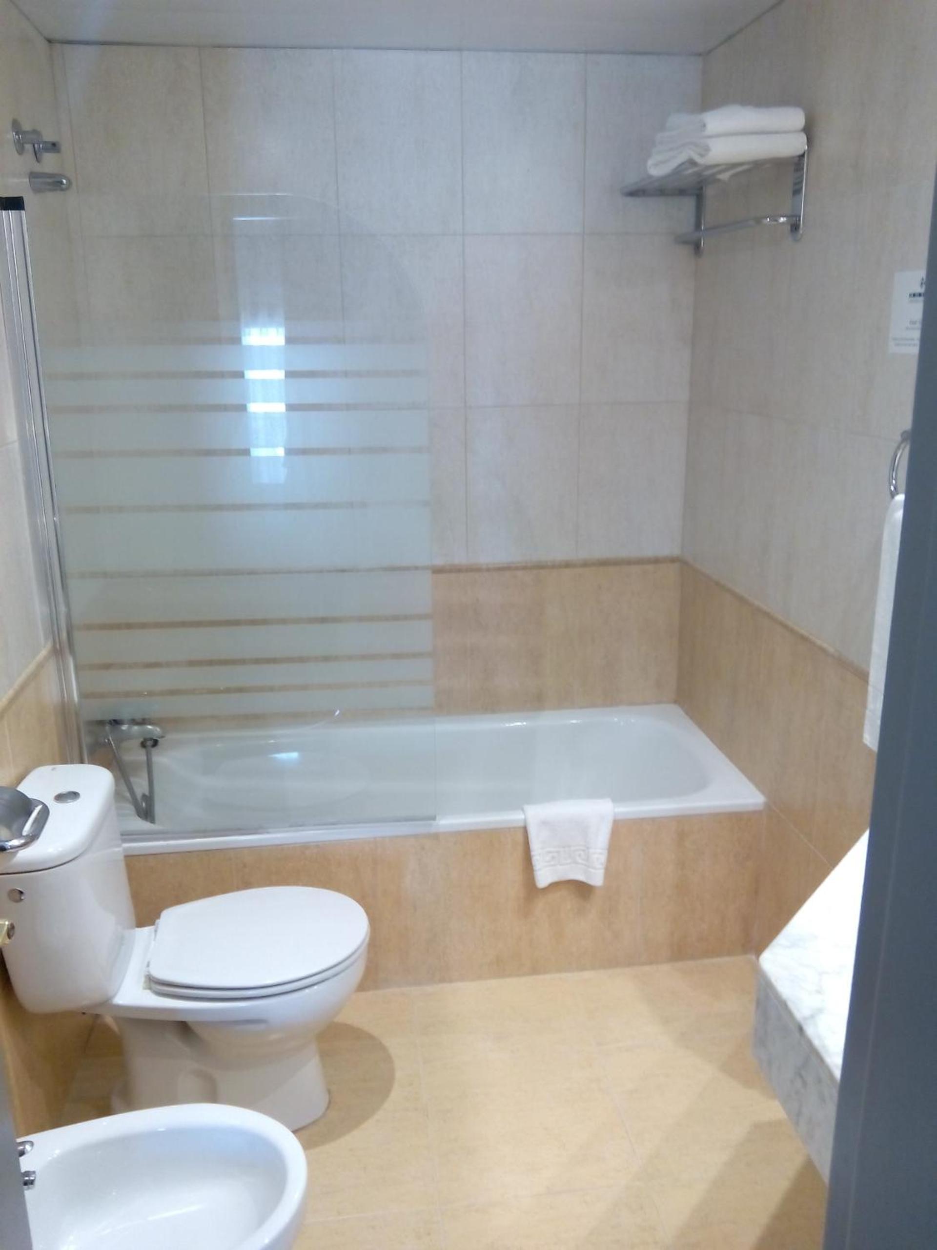 Twin Room with Street View