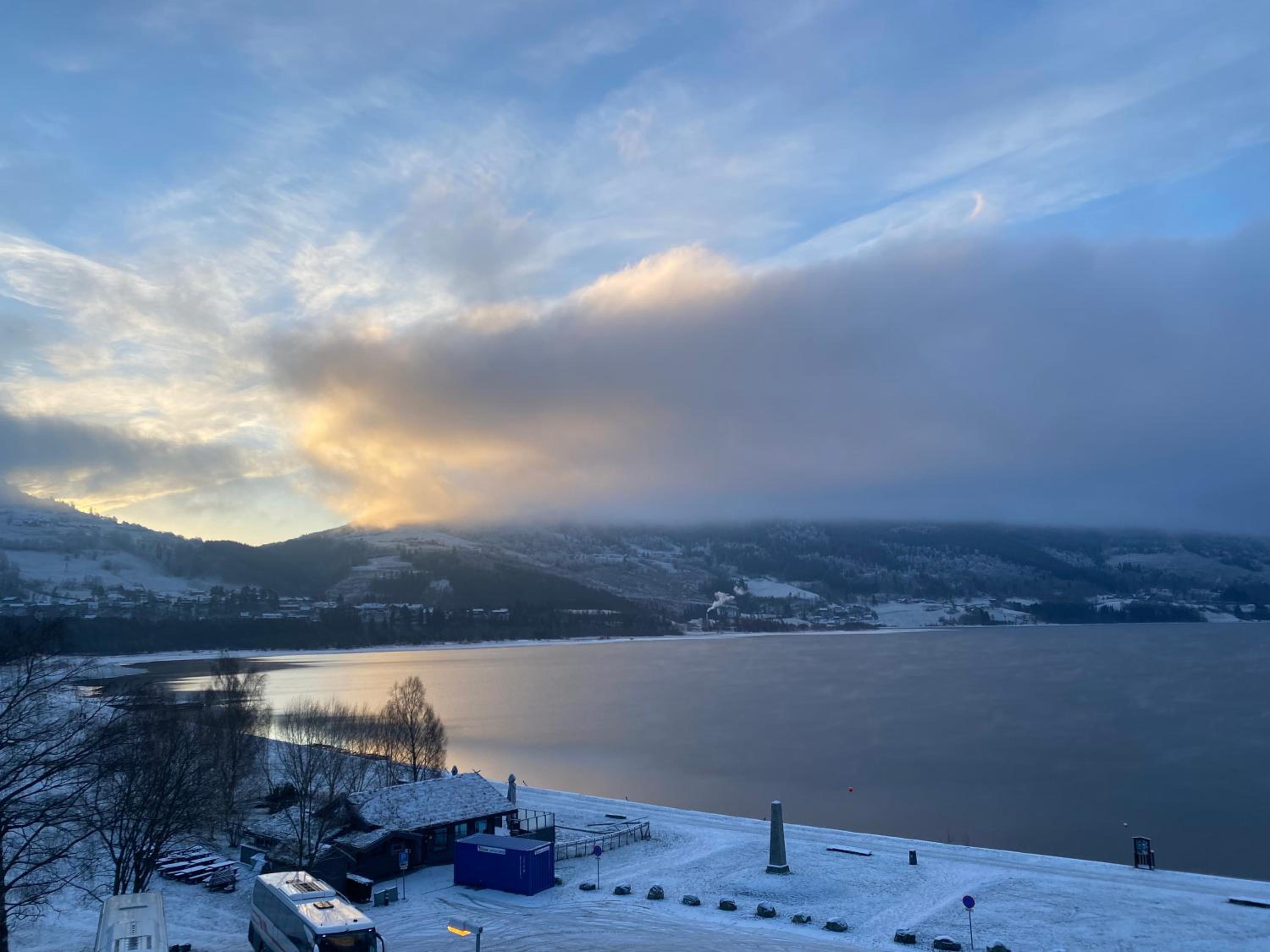 Superior Twin Room with Lake View