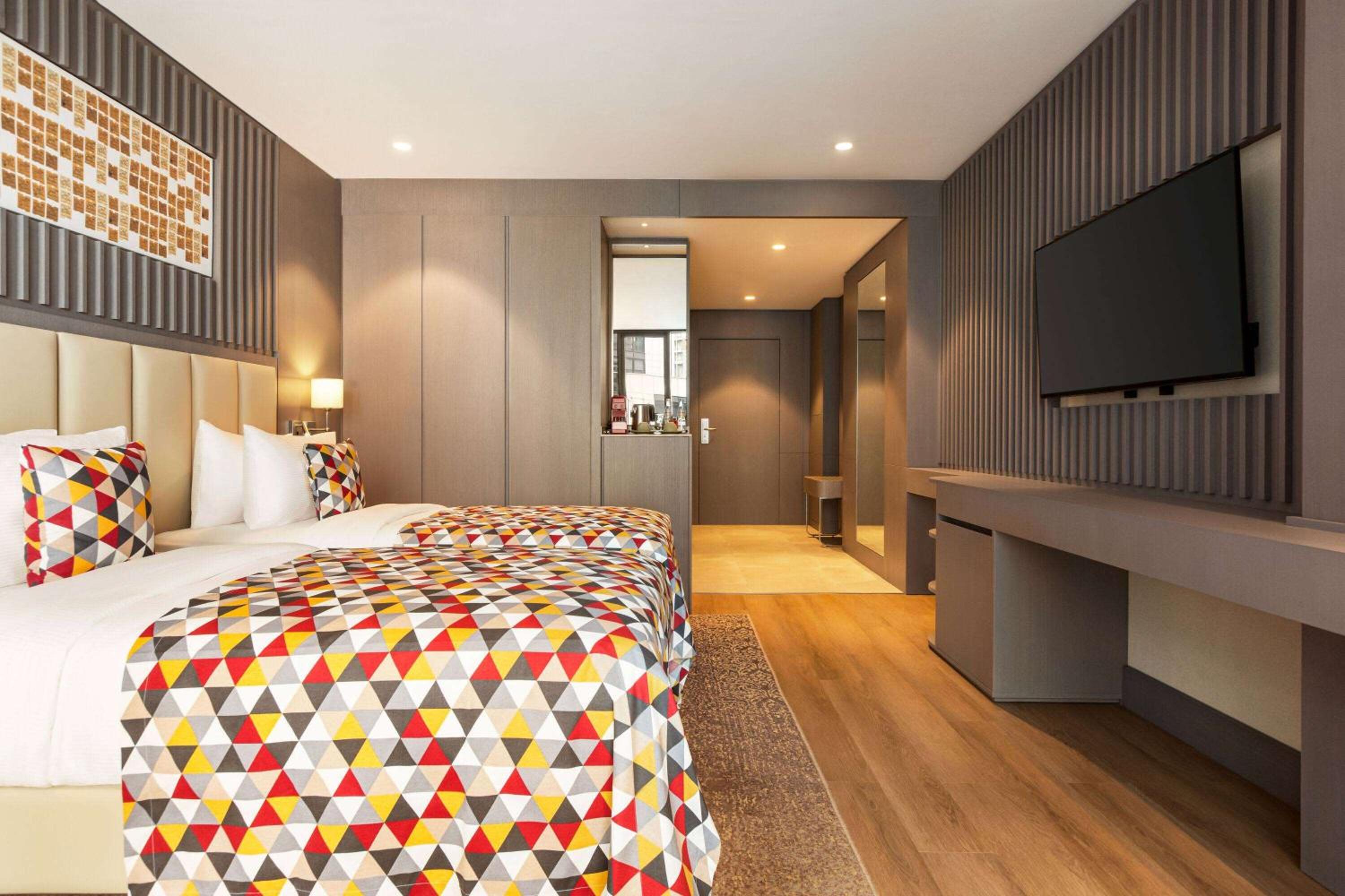 Standard Twin Room with City View