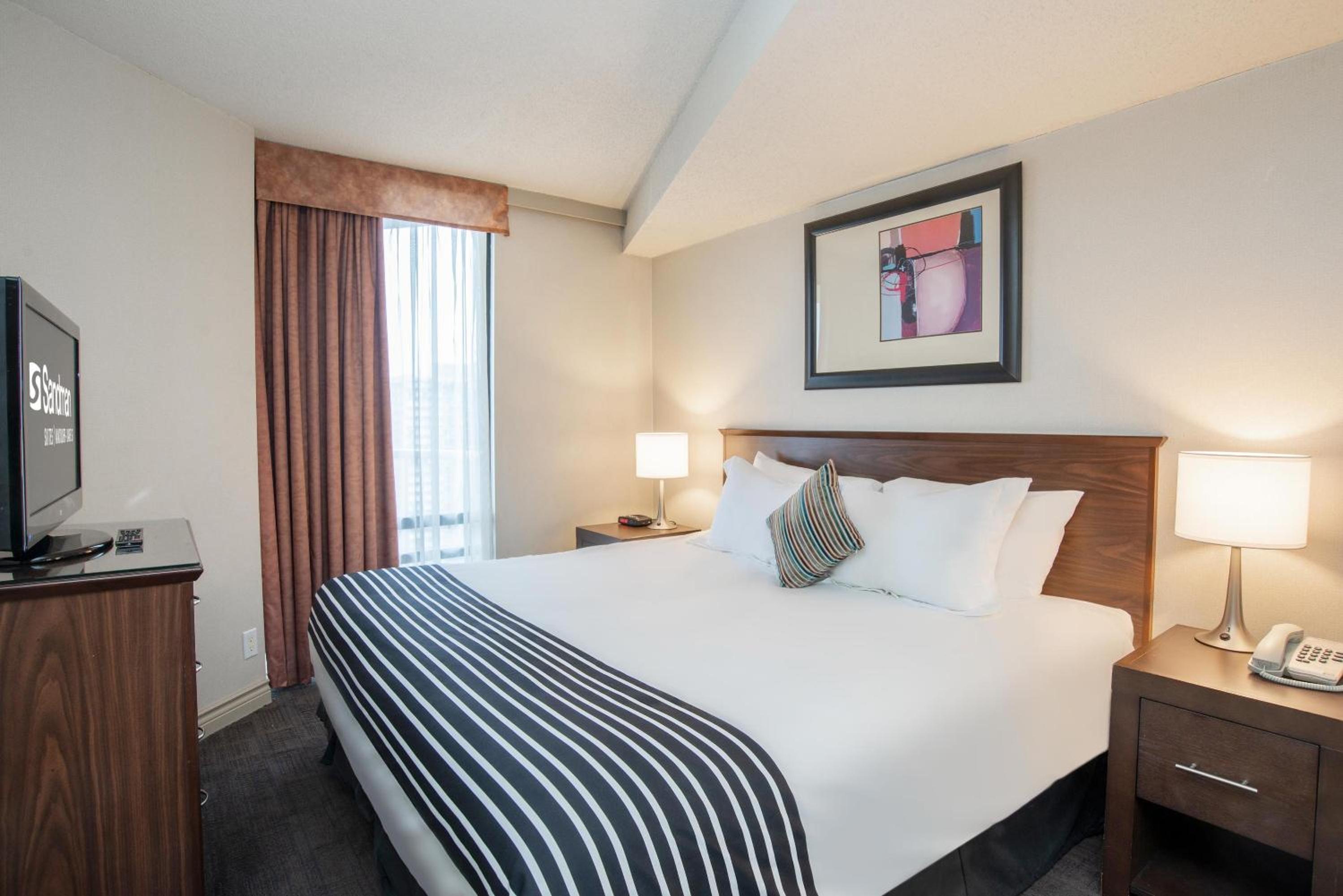 Ocean View Suite, 1 King Bed, Sofa Bed, Kitchen, W/D, Balcony