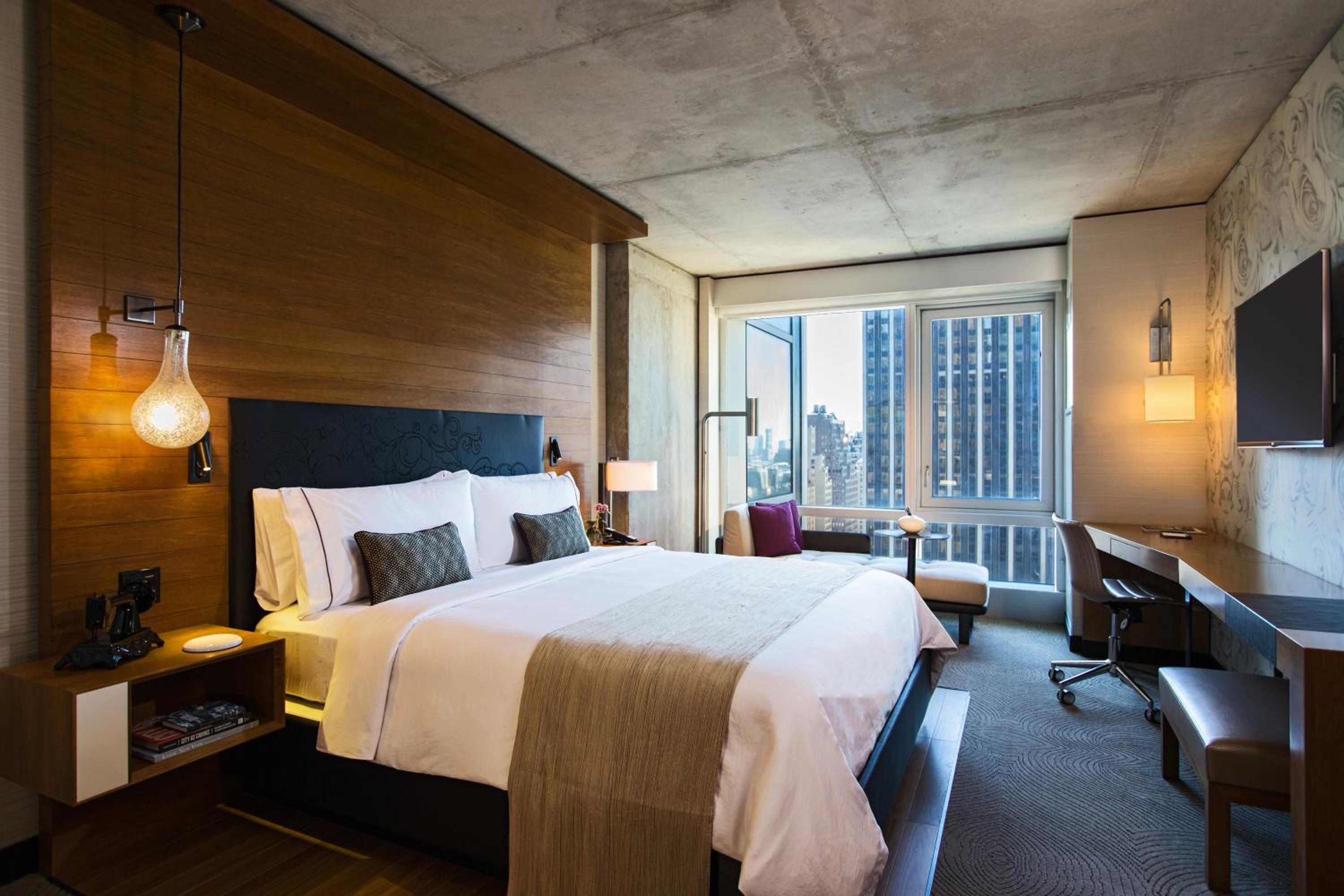 King Room with Skyline View 