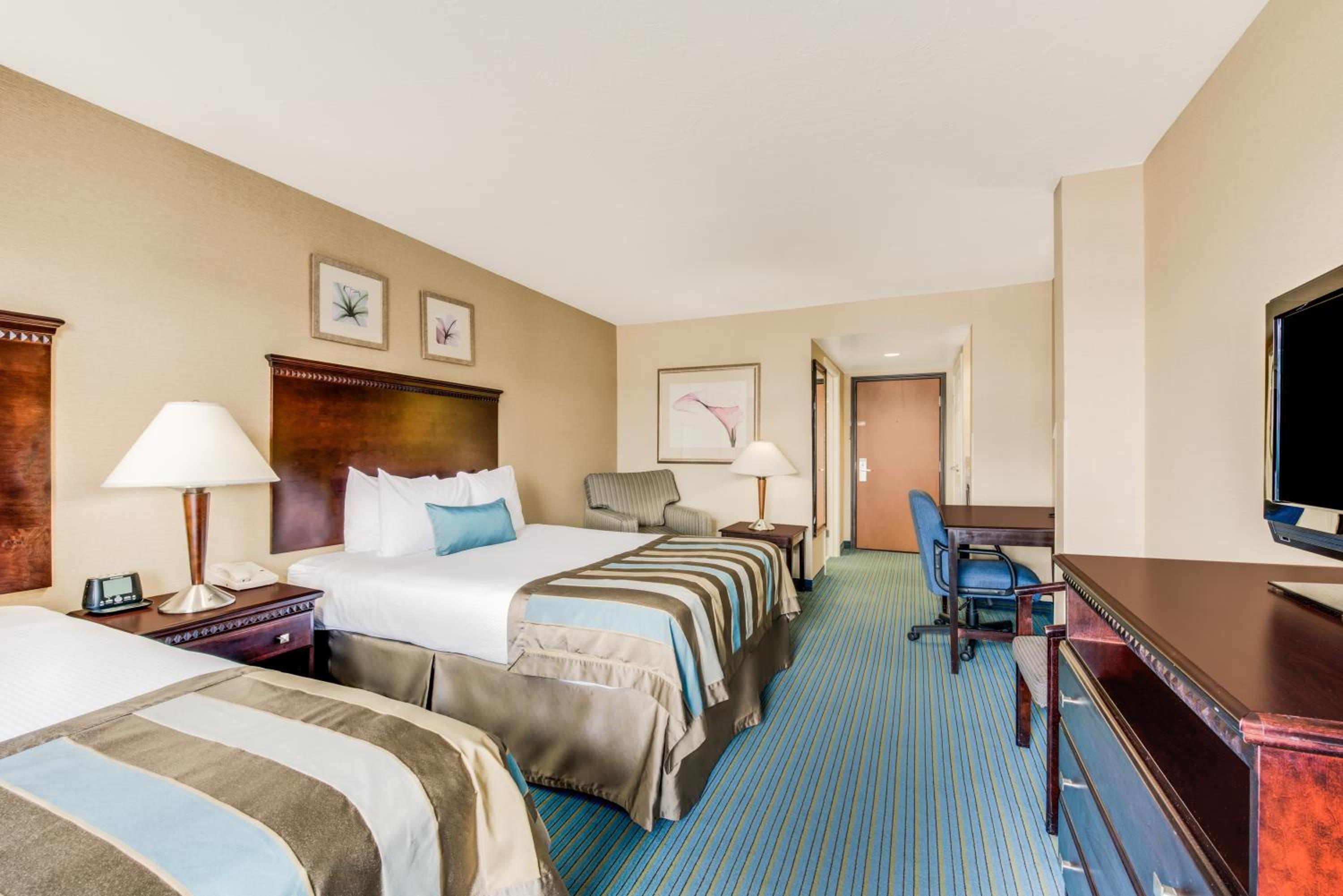 Queen Room with Two Queen Beds - Non-Smoking